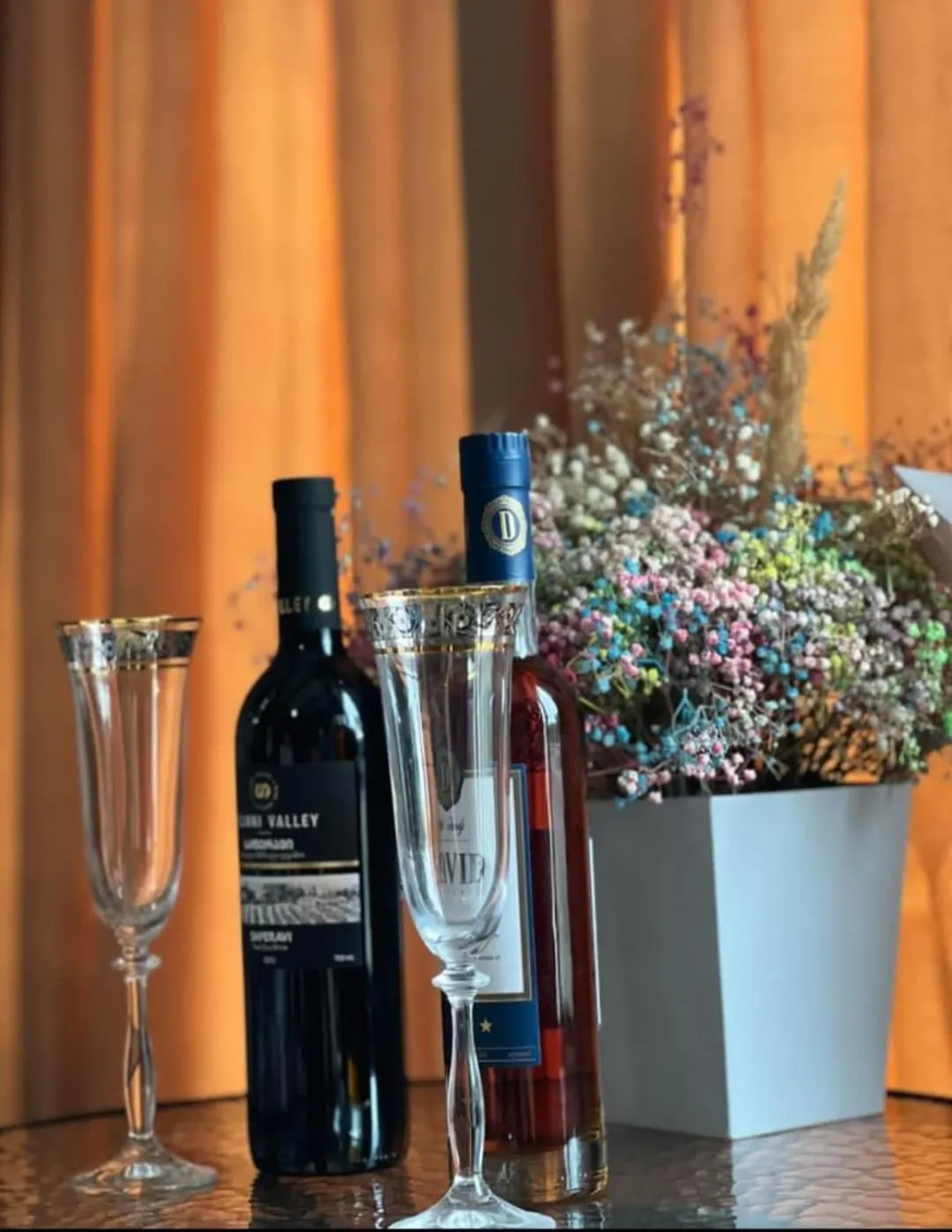 Property building in Hotel Traveler