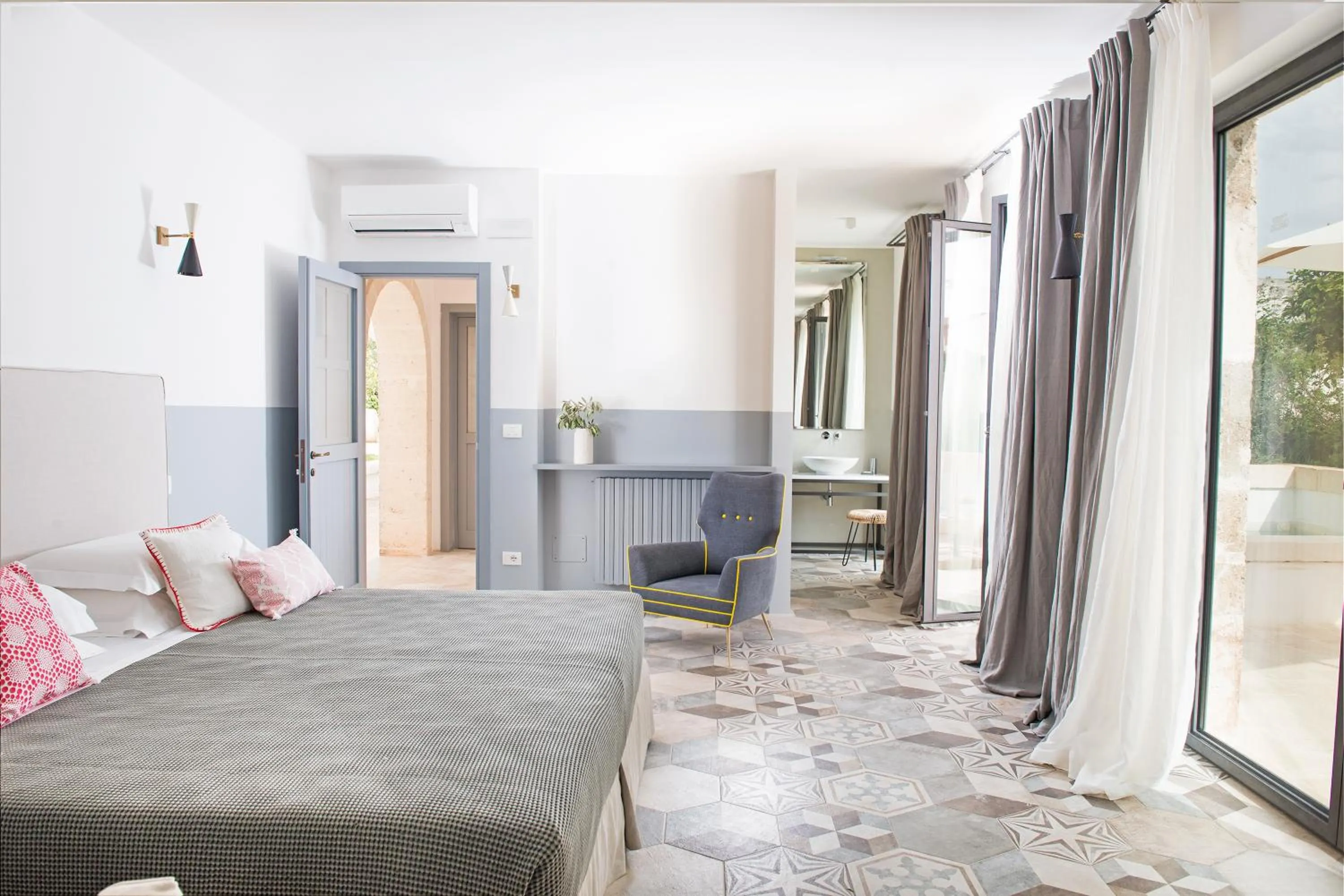 Photo of the whole room, Bed in Masseria San Giovanni - Epoca Collection