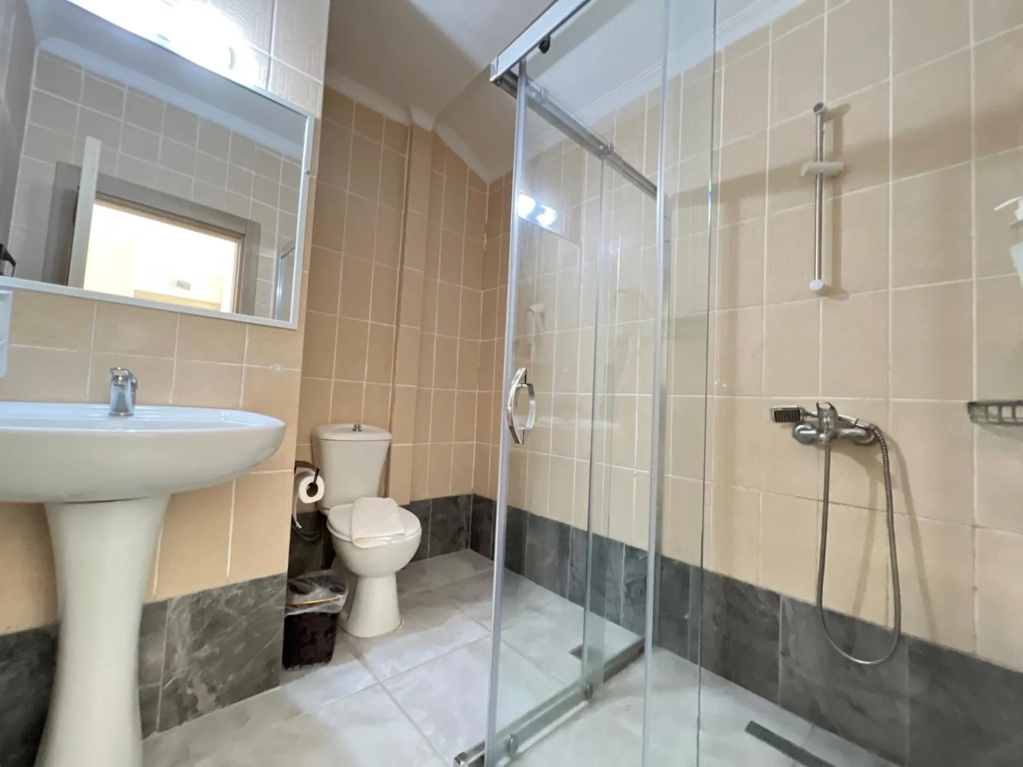 Shower in Ibrahim Bey Hotel