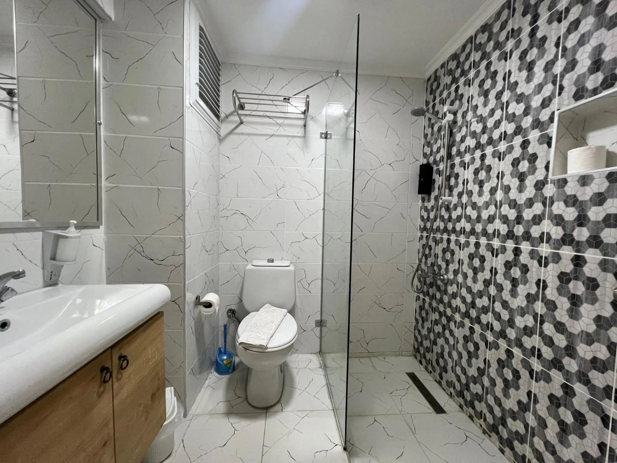 Shower in Ibrahim Bey Hotel