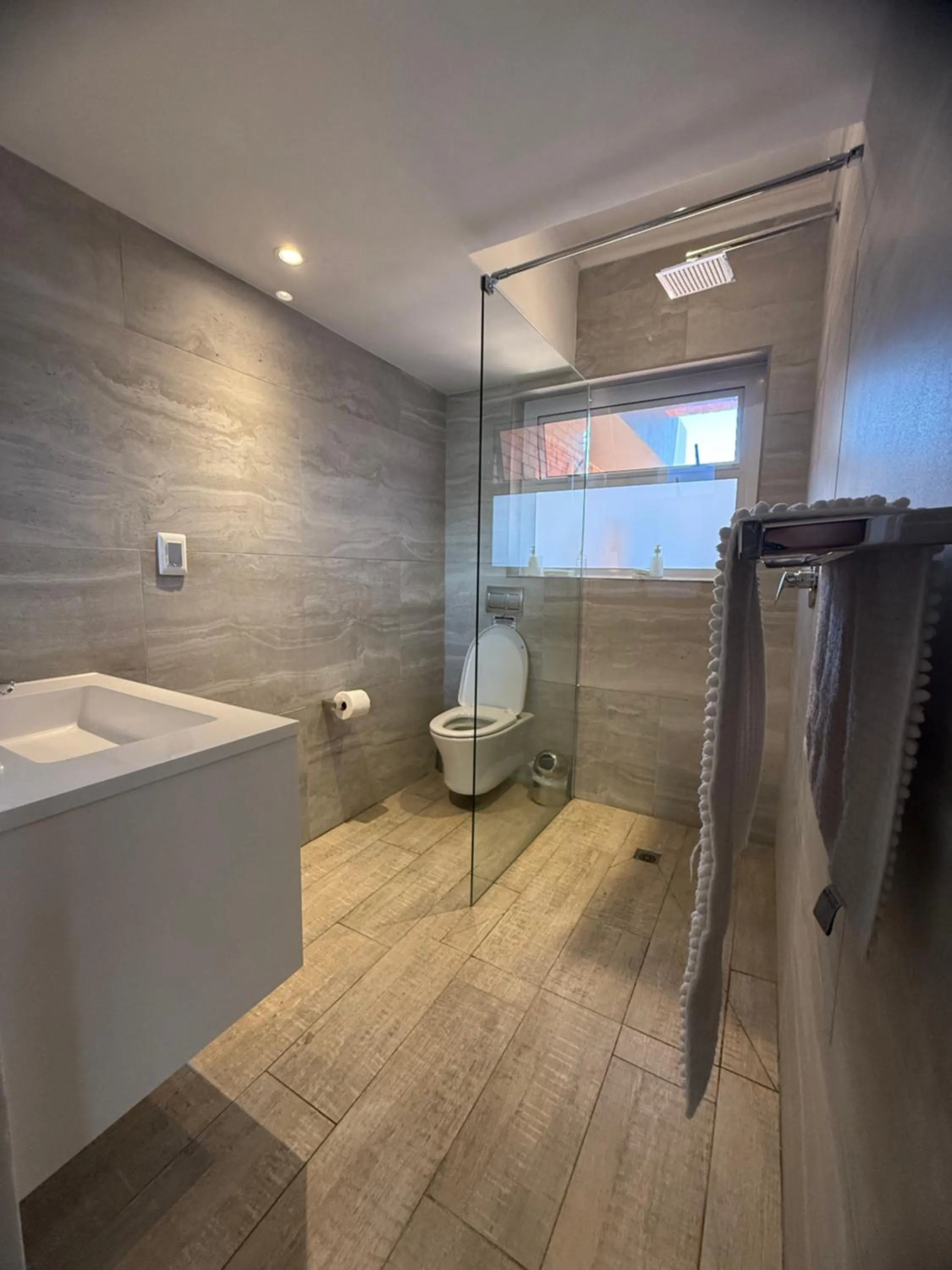 Bathroom in Dolphin Dunes Guesthouse