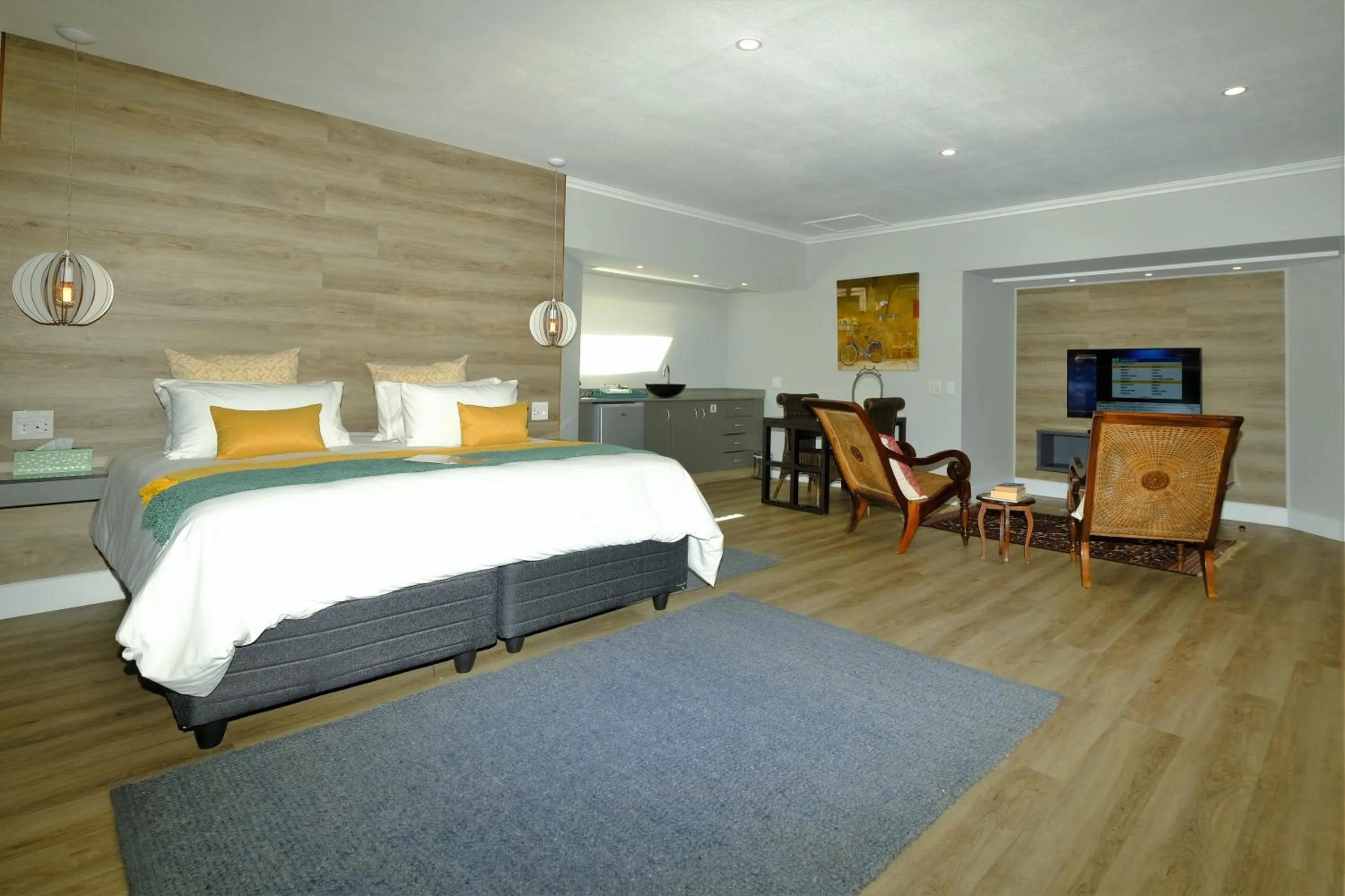 Garden view, Bed in Dolphin Dunes Guesthouse