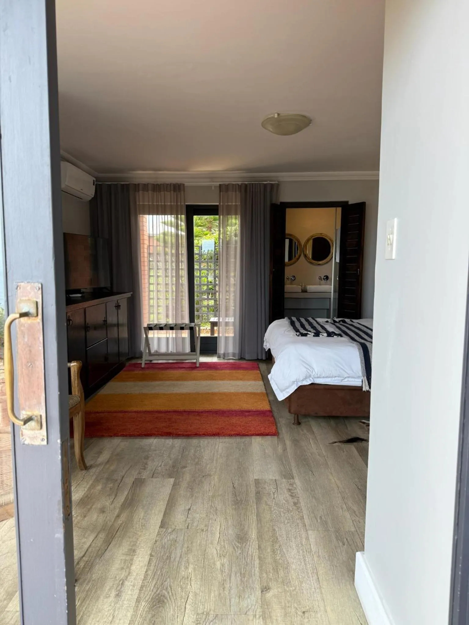 Bedroom, Bed in Dolphin Dunes Guesthouse