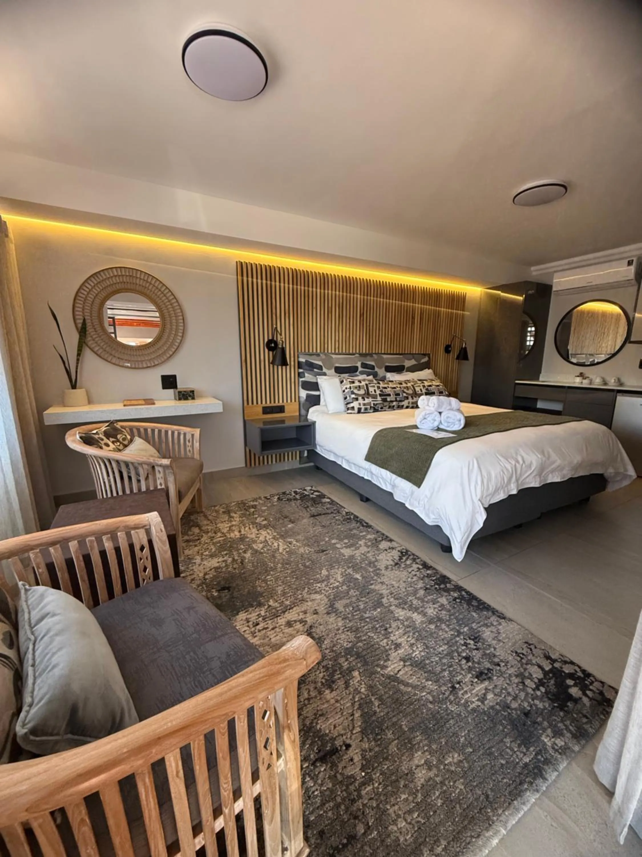 Photo of the whole room, Bed in Dolphin Dunes Guesthouse