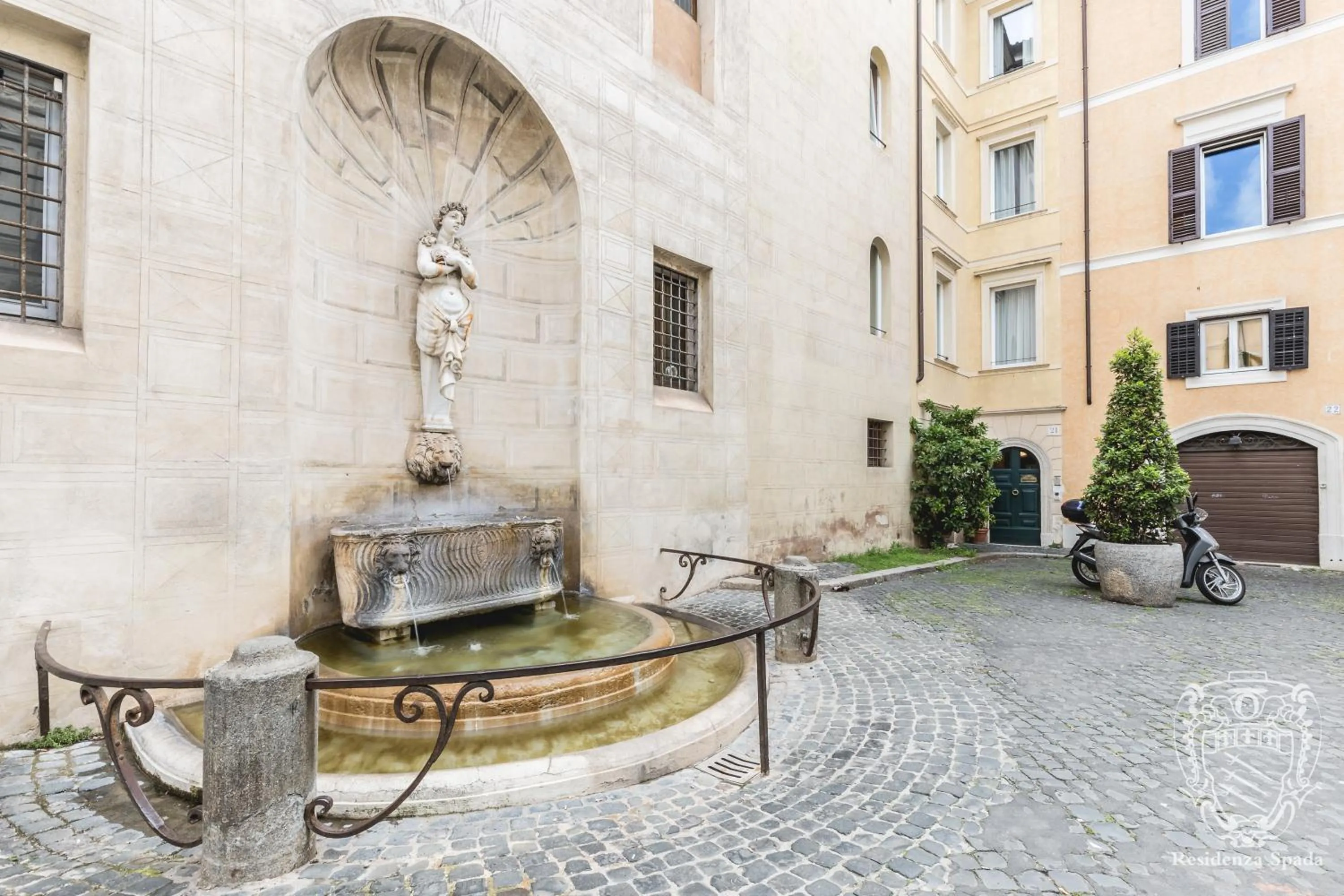 Property building in Residenza Spada