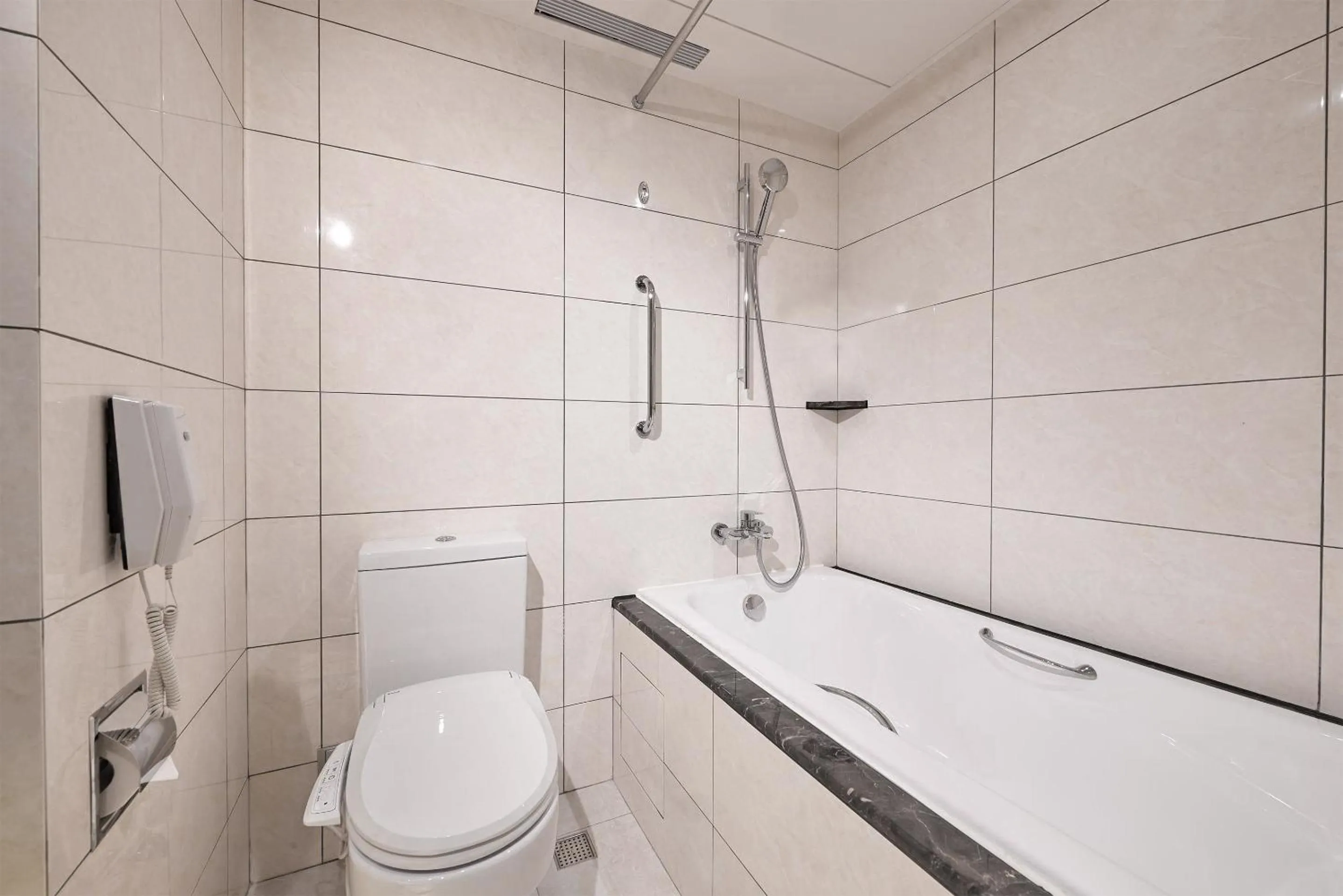 Shower in ILLUME Taipei