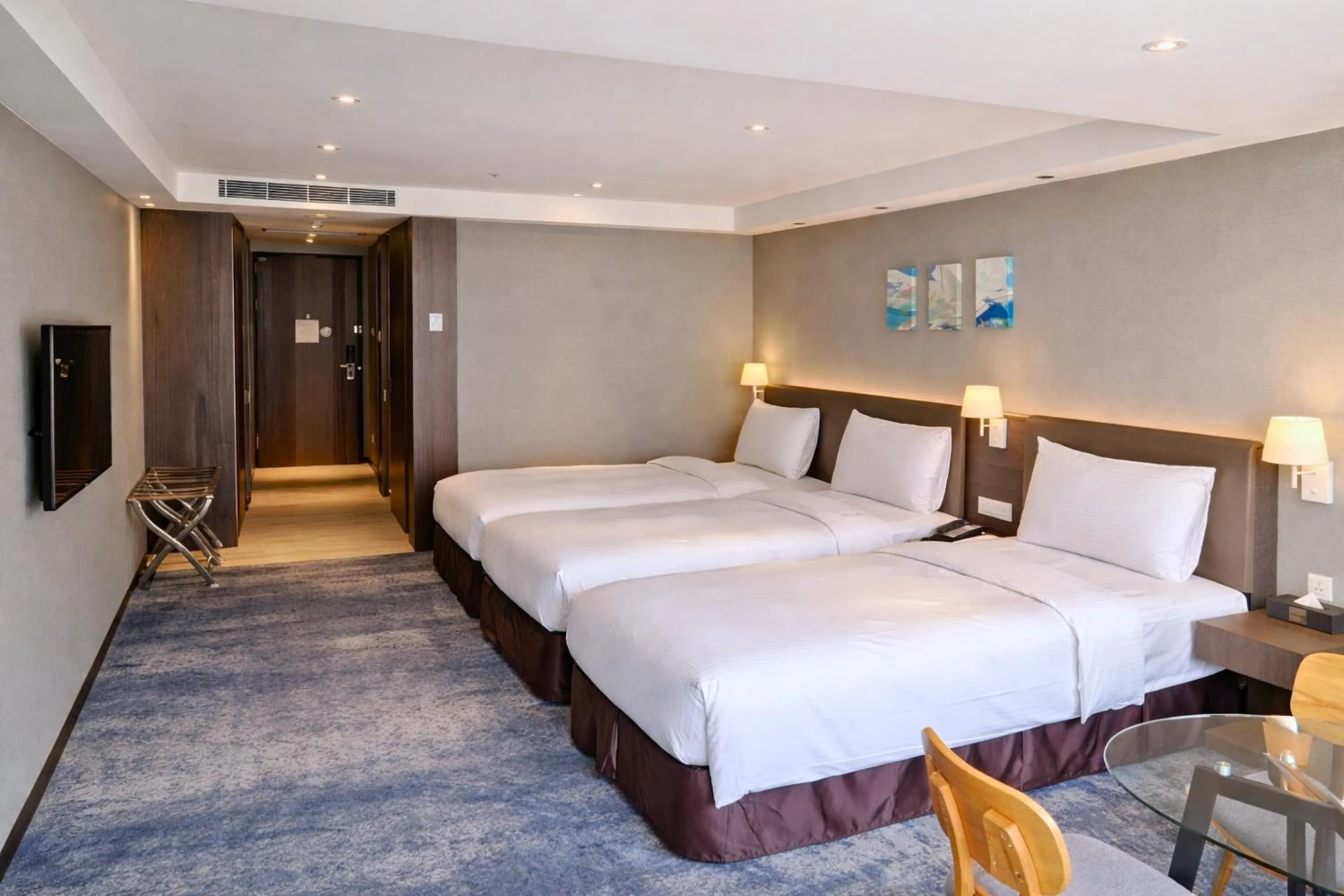 Photo of the whole room, Bed in ILLUME Taipei