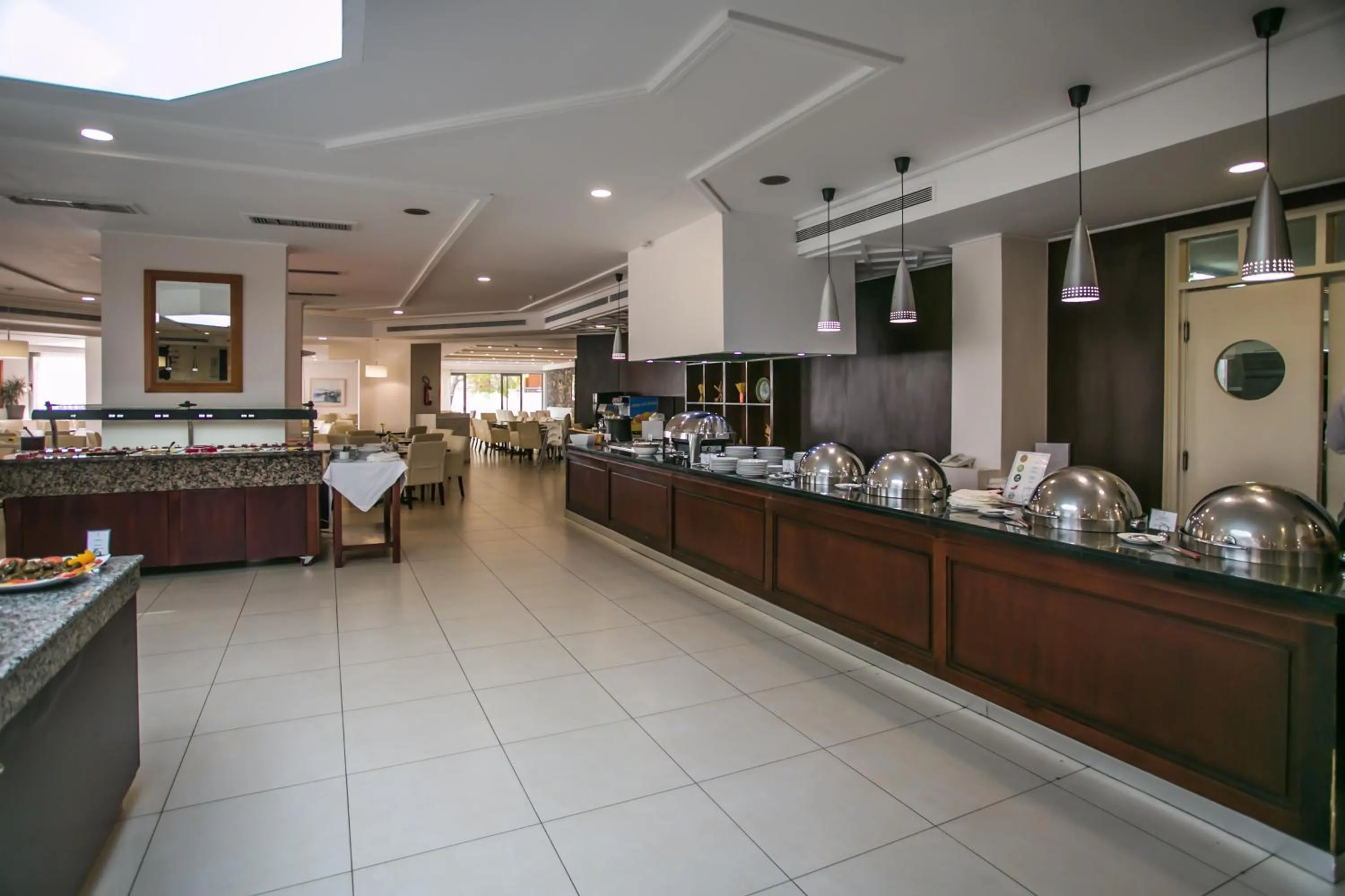 Restaurant/places to eat in Almyra Resort