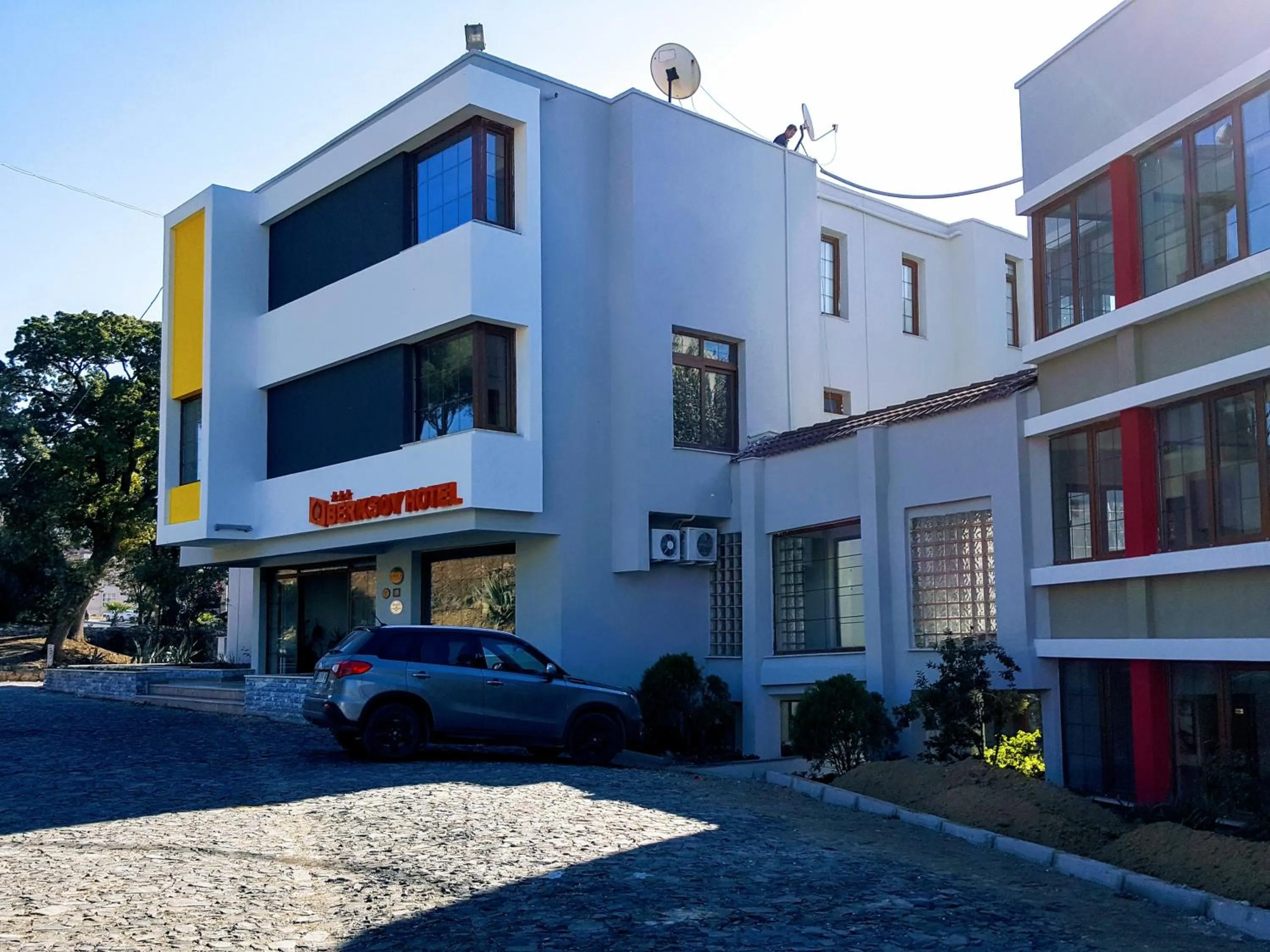 Facade/entrance in Berksoy Hotel