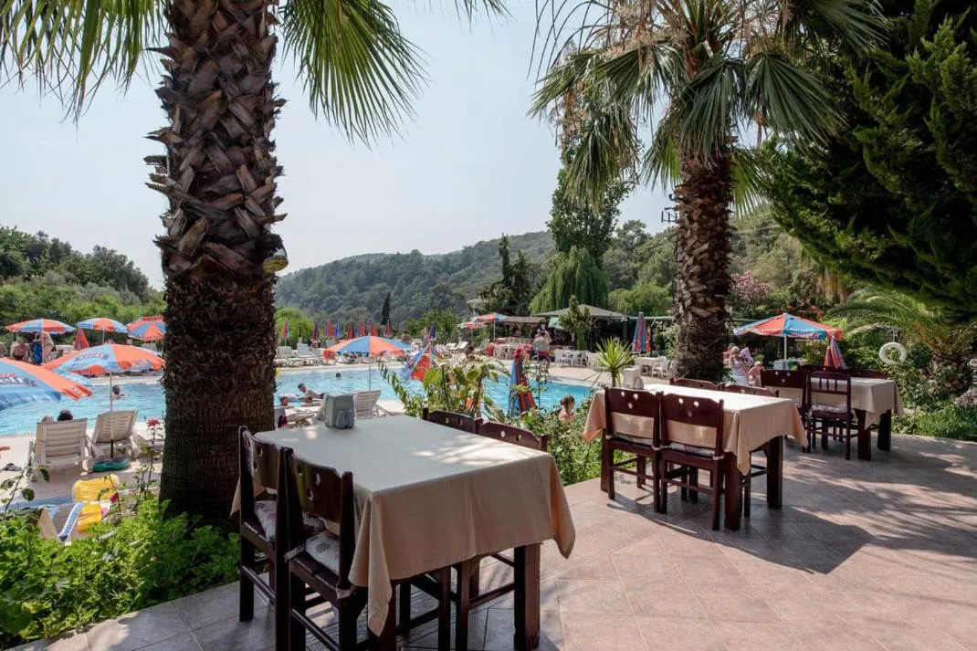 Restaurant/places to eat in Club Pink Palace Hotel