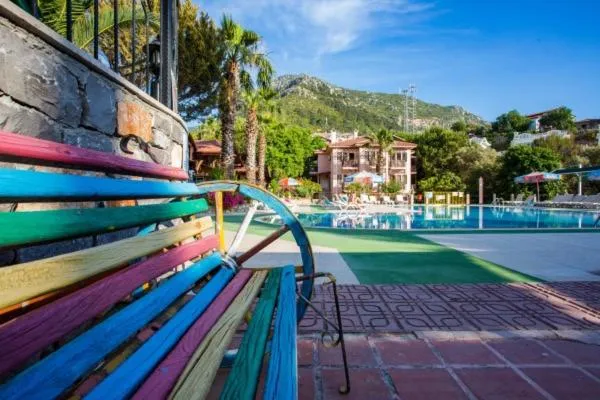 Swimming pool in Club Pink Palace Hotel