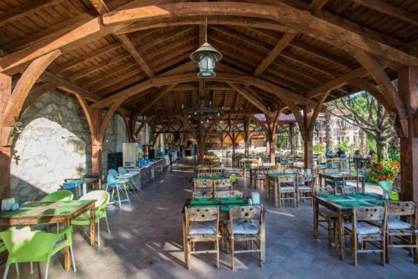 Restaurant/places to eat in Club Pink Palace Hotel