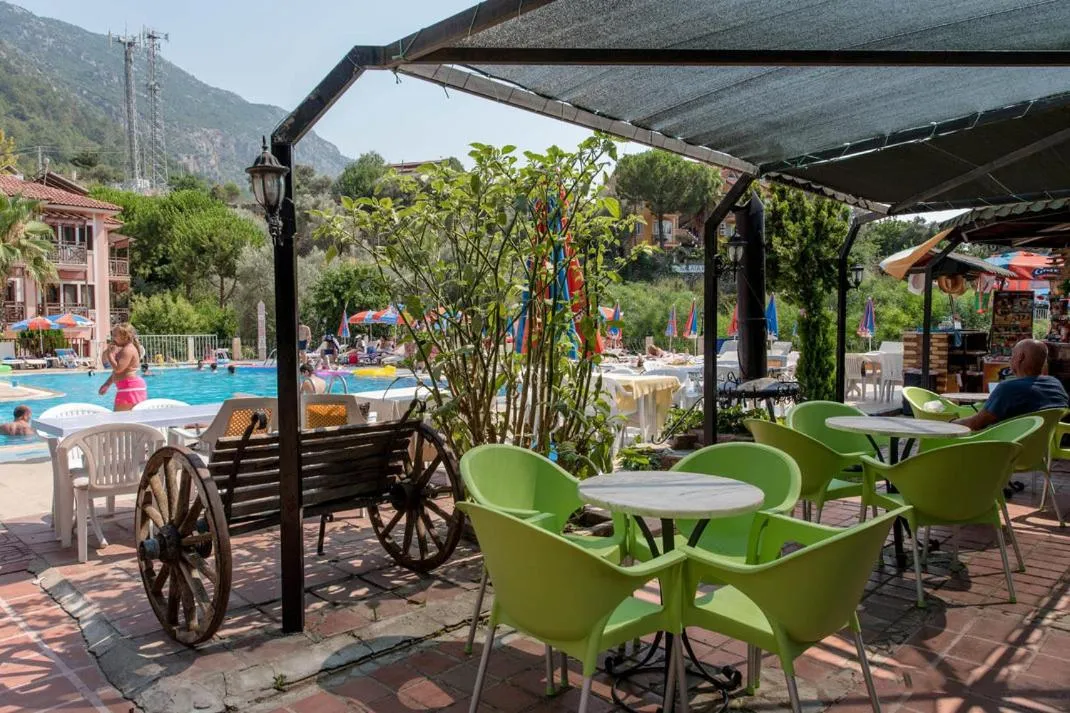 Day in Club Pink Palace Hotel