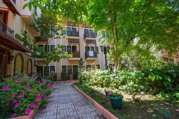 Facade/entrance in Club Pink Palace Hotel