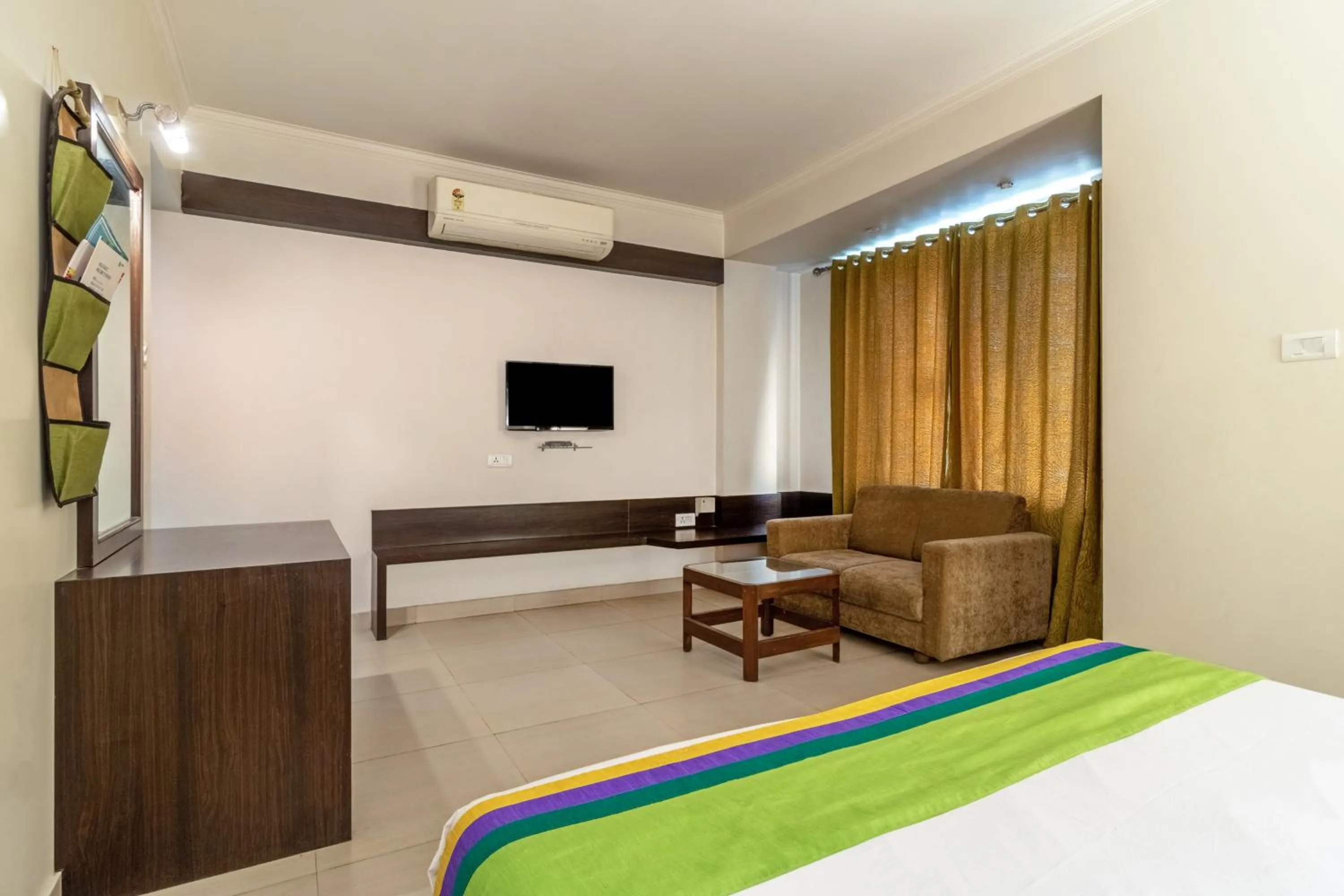 Bed in Treebo Natraj - Jaipur