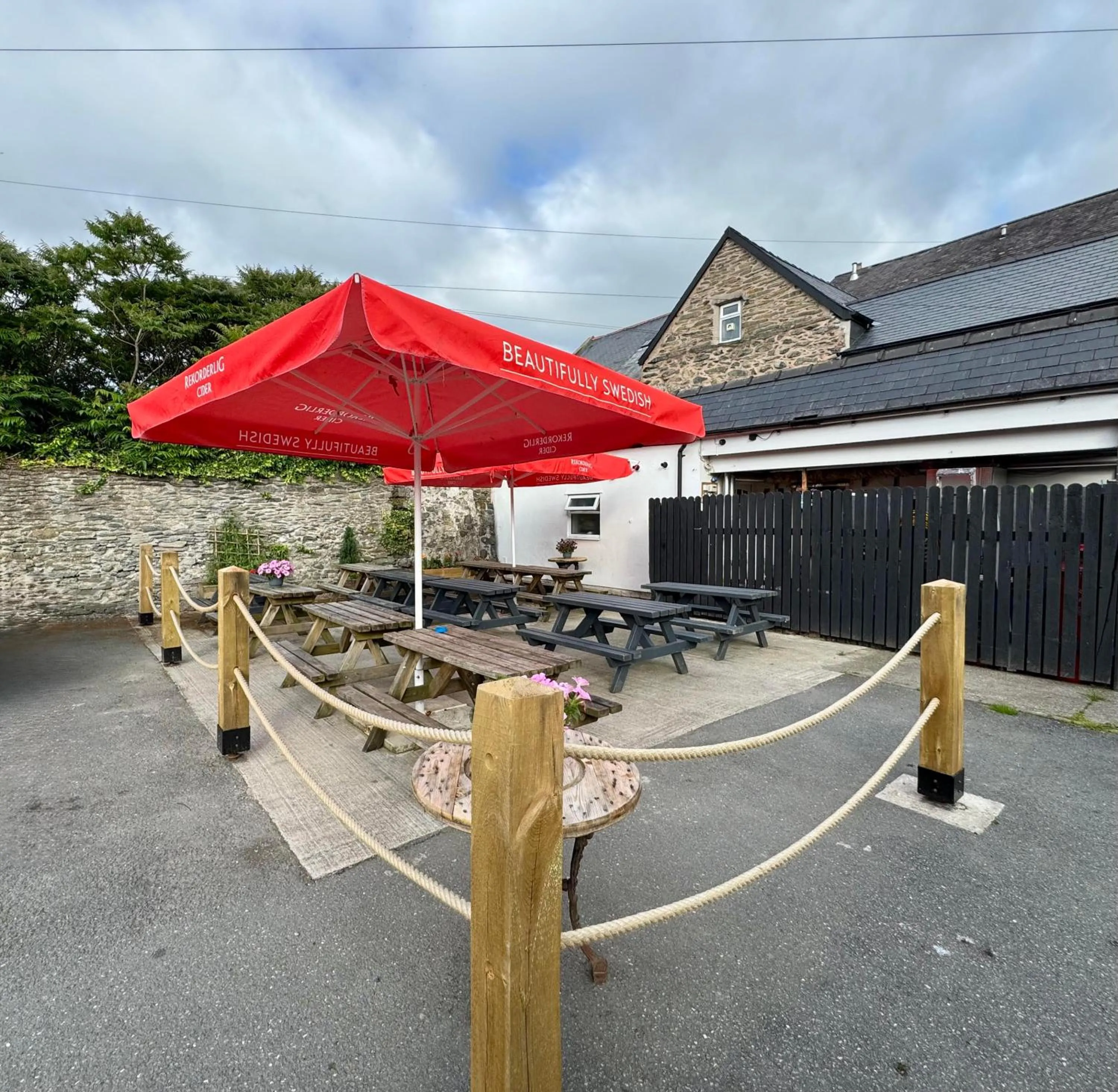 Garden in Plas Coch Hotel Ltd