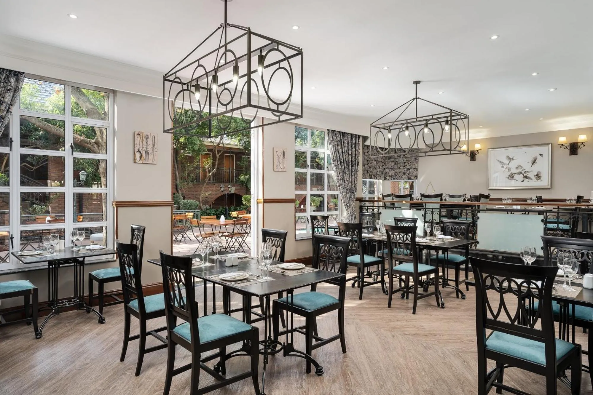 Restaurant/places to eat in Premier Hotel Quatermain