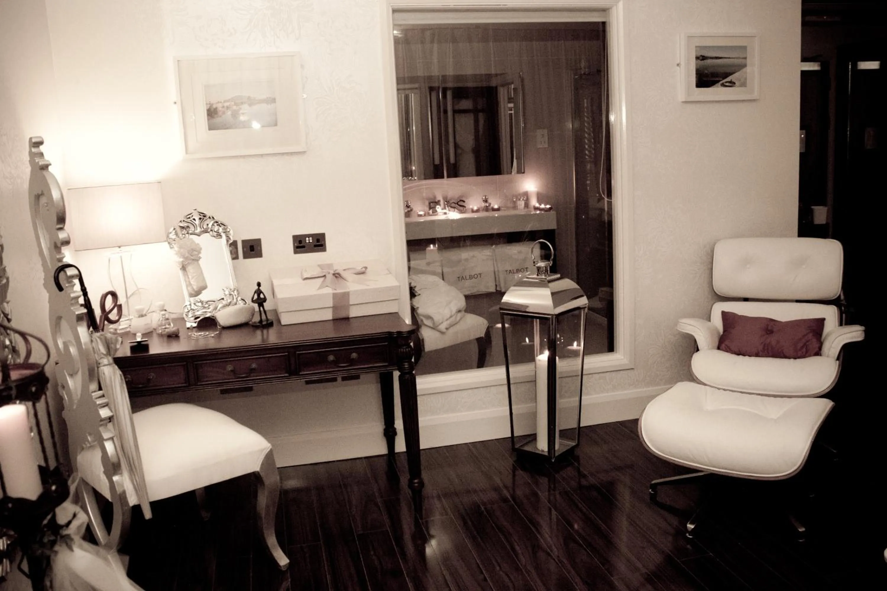 Bedroom in The Talbot Hotel