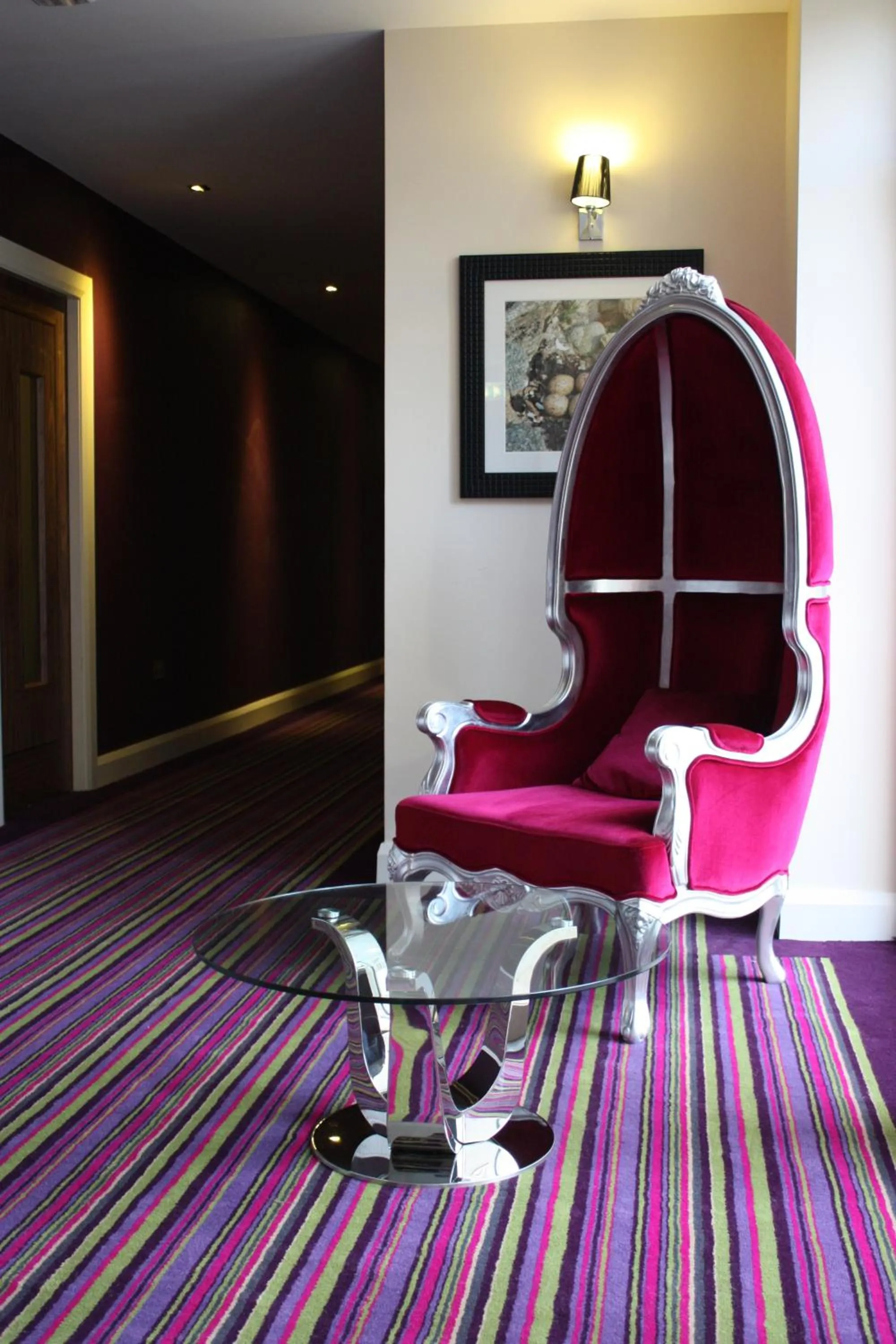 Communal lounge/ TV room in The Talbot Hotel