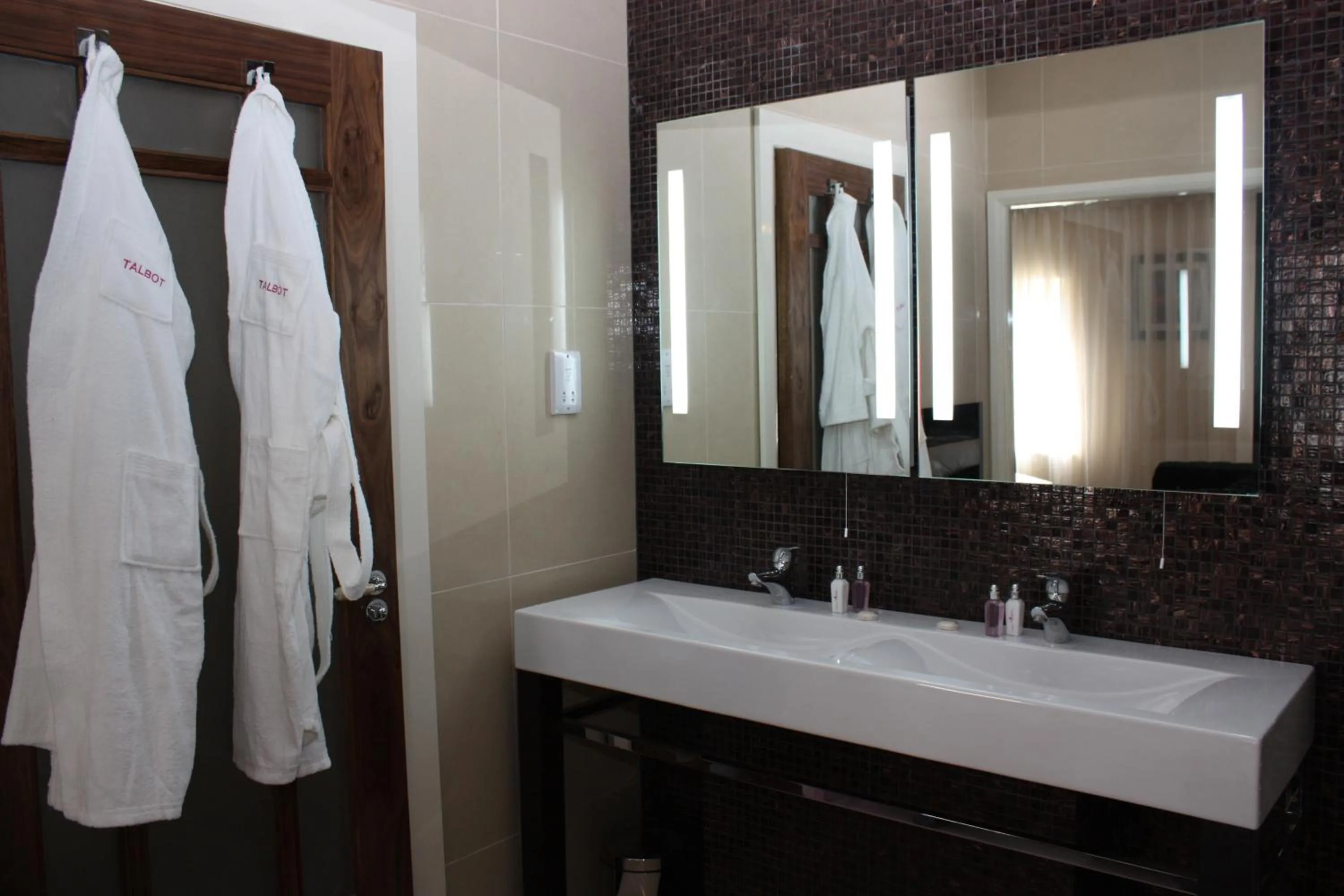 Bathroom in The Talbot Hotel