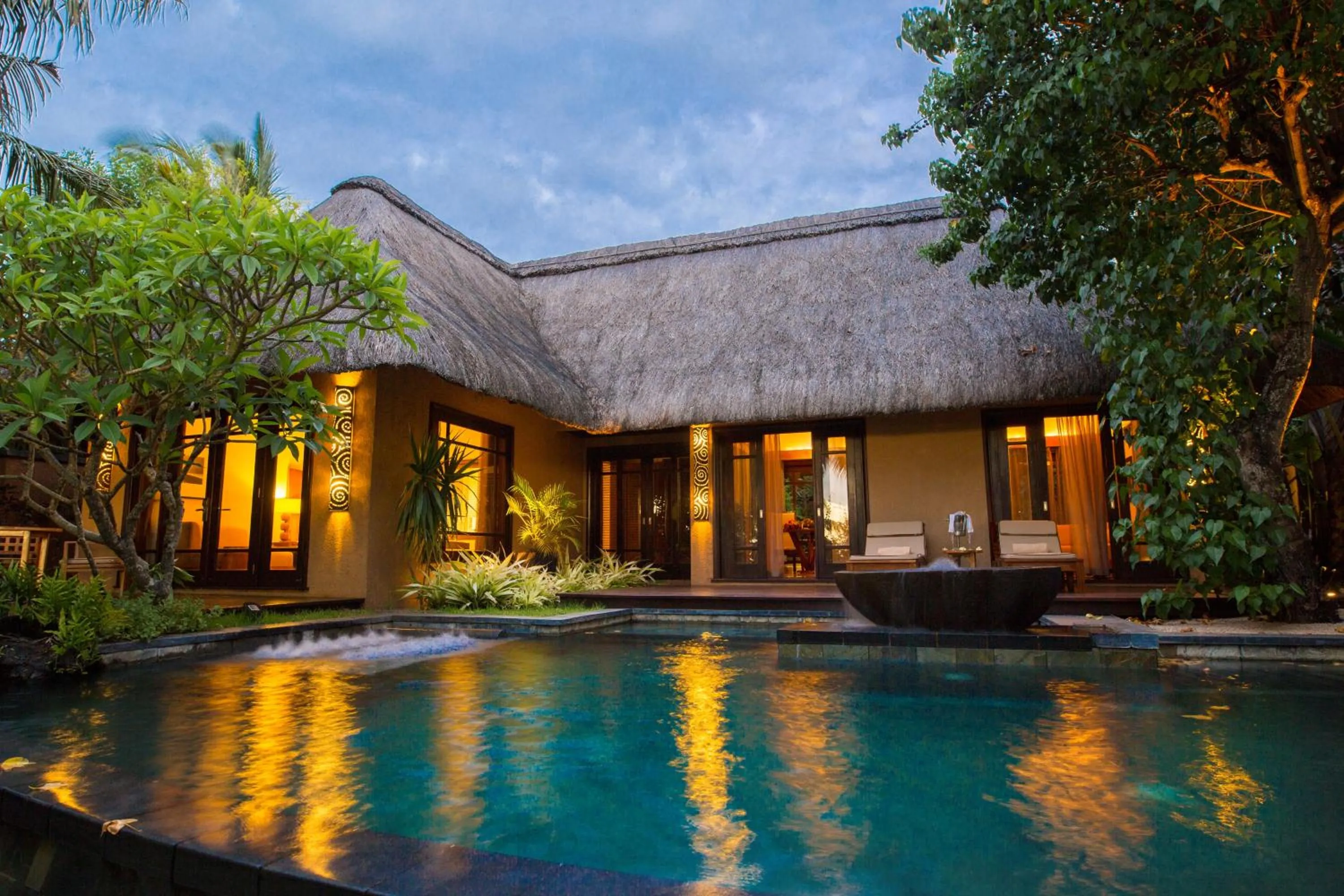 Swimming pool in Shanti Maurice Resort & Spa
