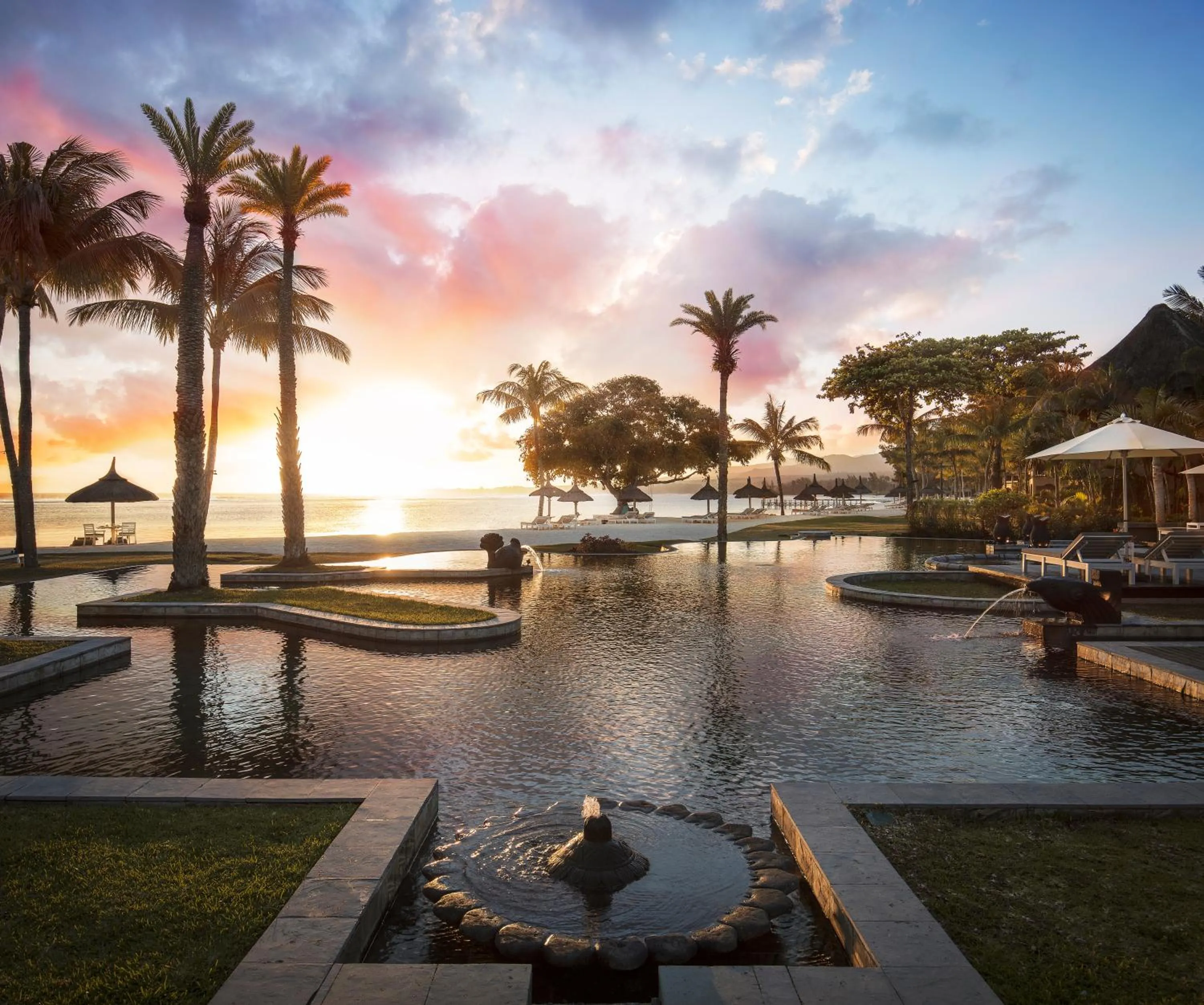 Swimming pool in Shanti Maurice Resort & Spa