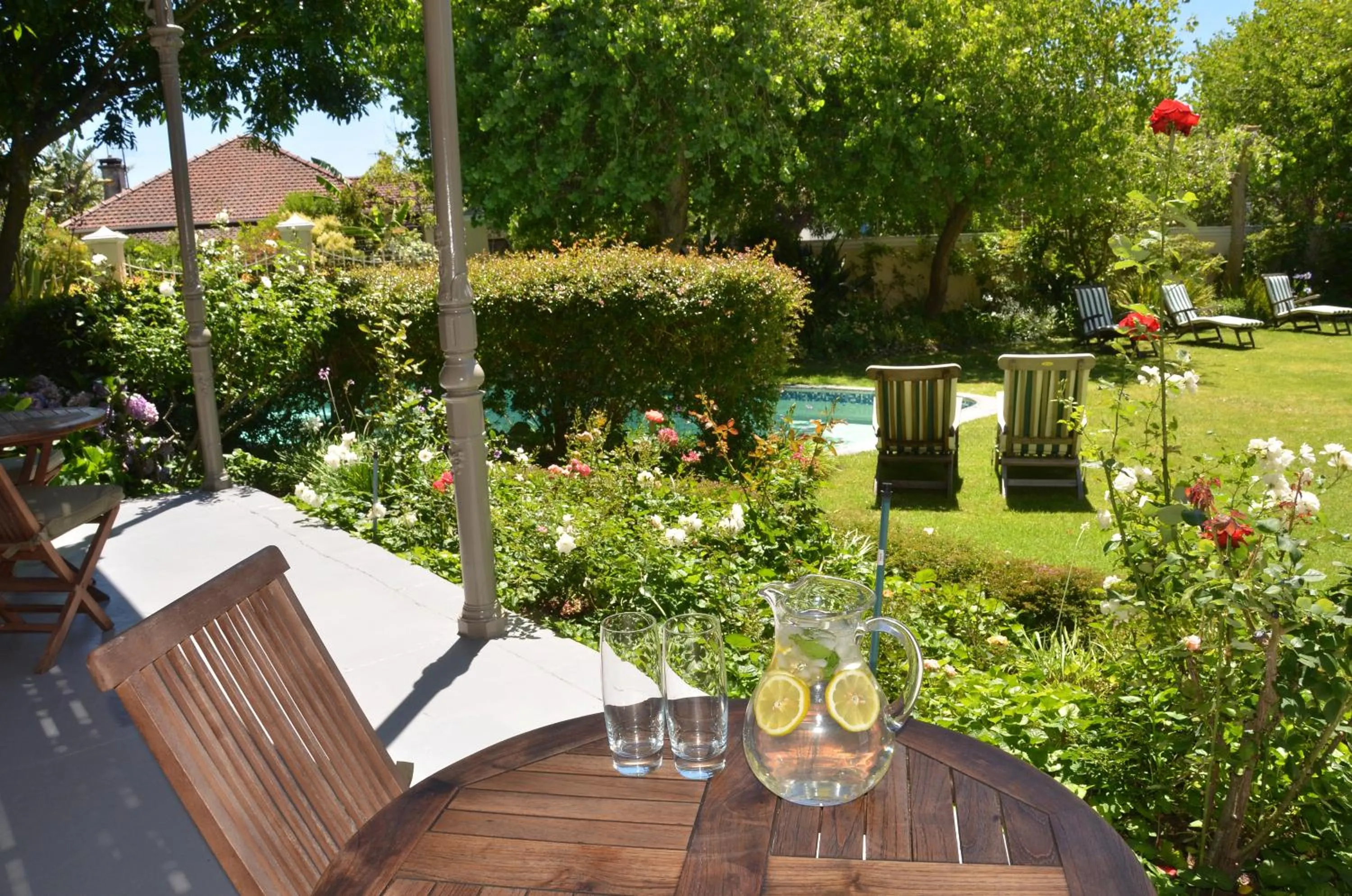 Garden in Medindi Manor