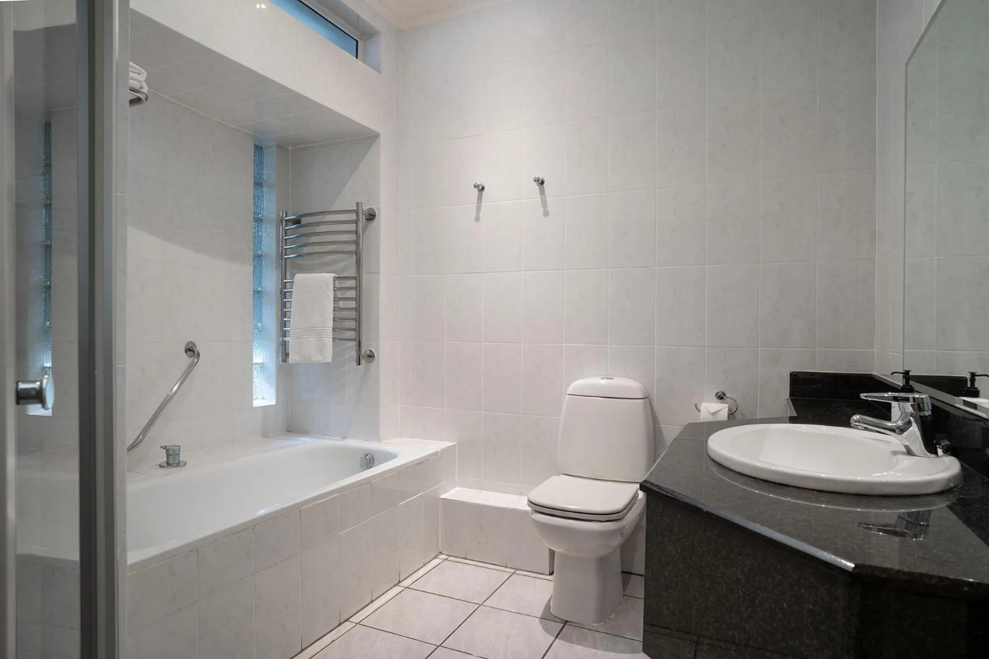 Bathroom in Premier Hotel Falstaff