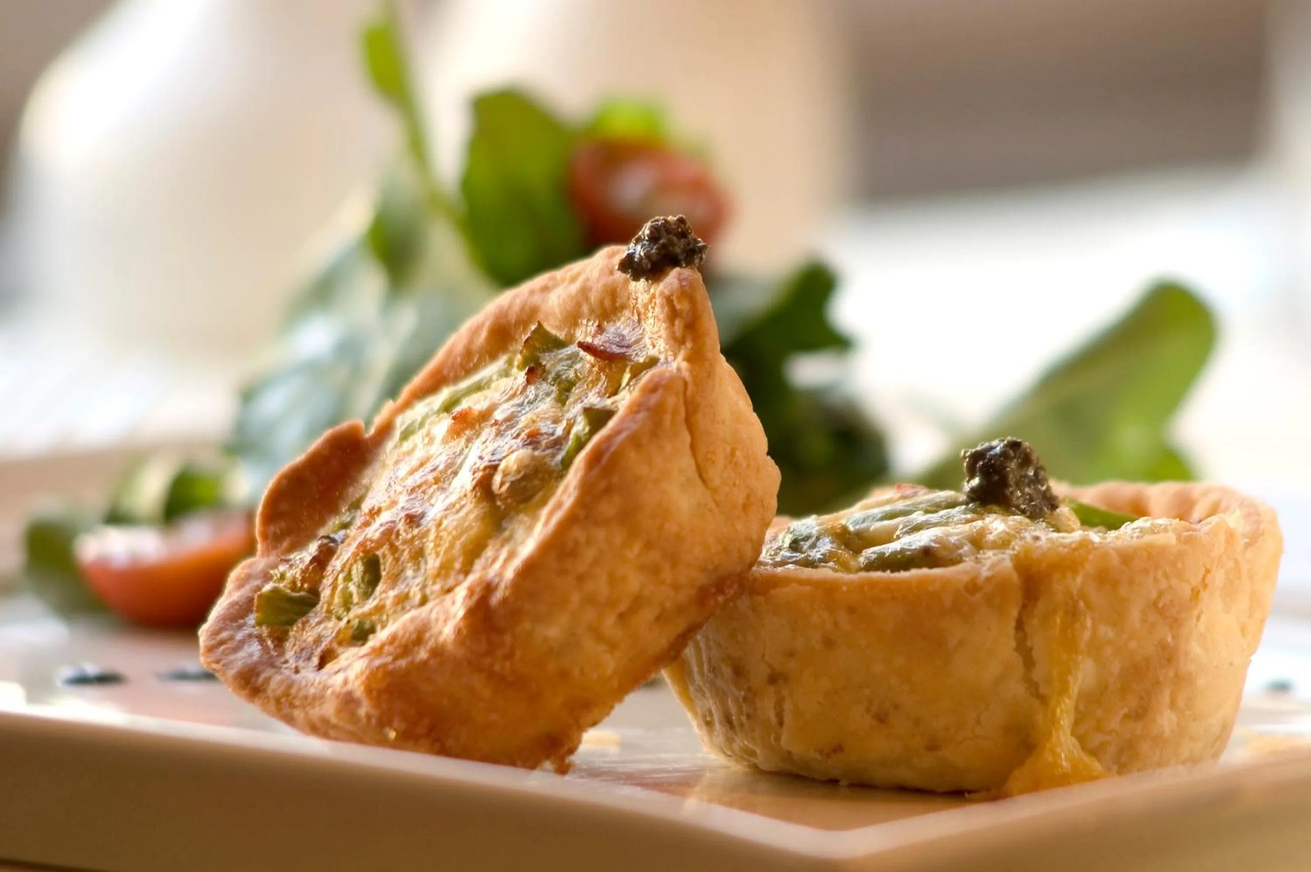 Restaurant/places to eat in Premier Hotel Falstaff