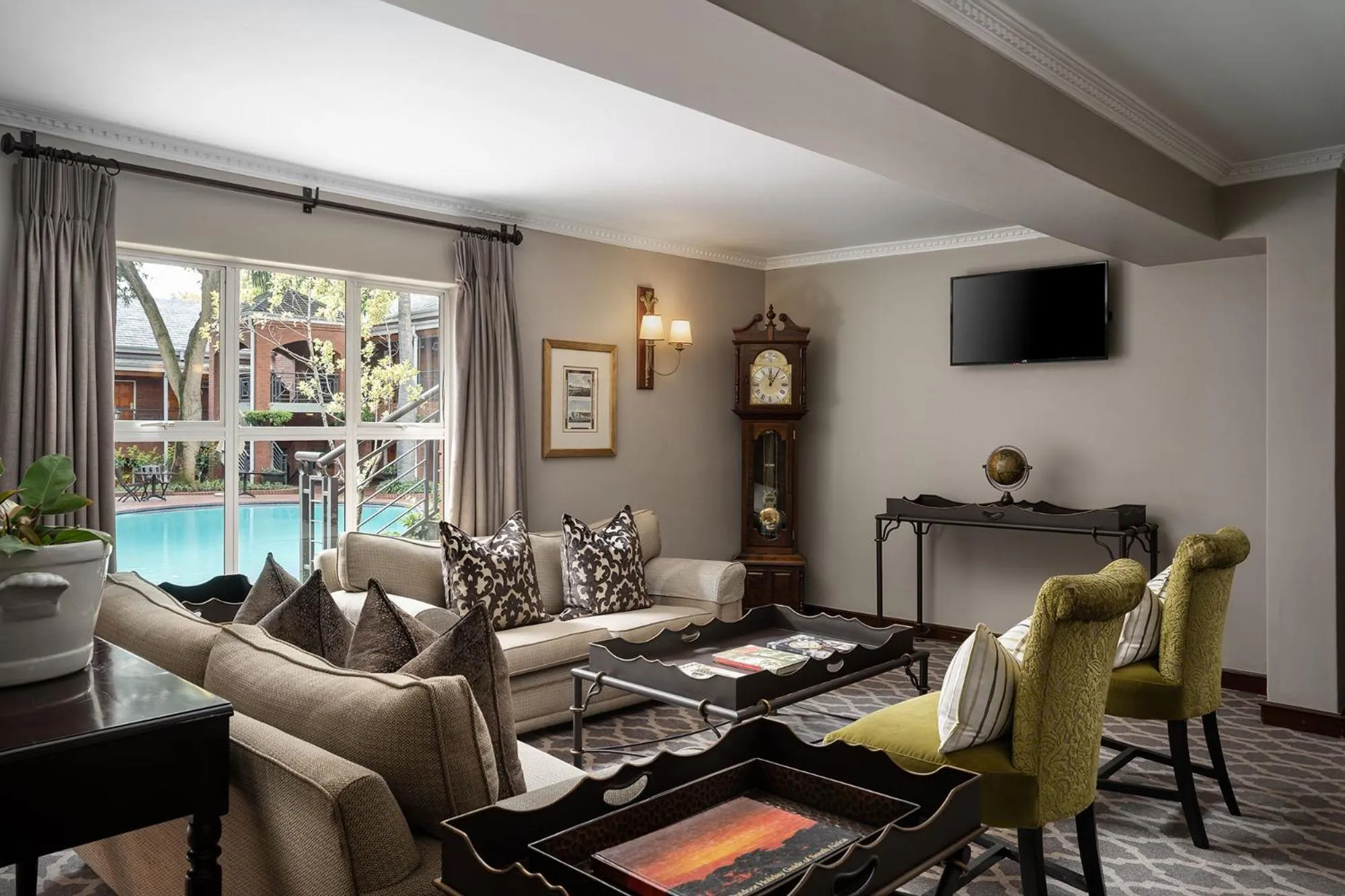 Communal lounge/ TV room in Premier Hotel Falstaff