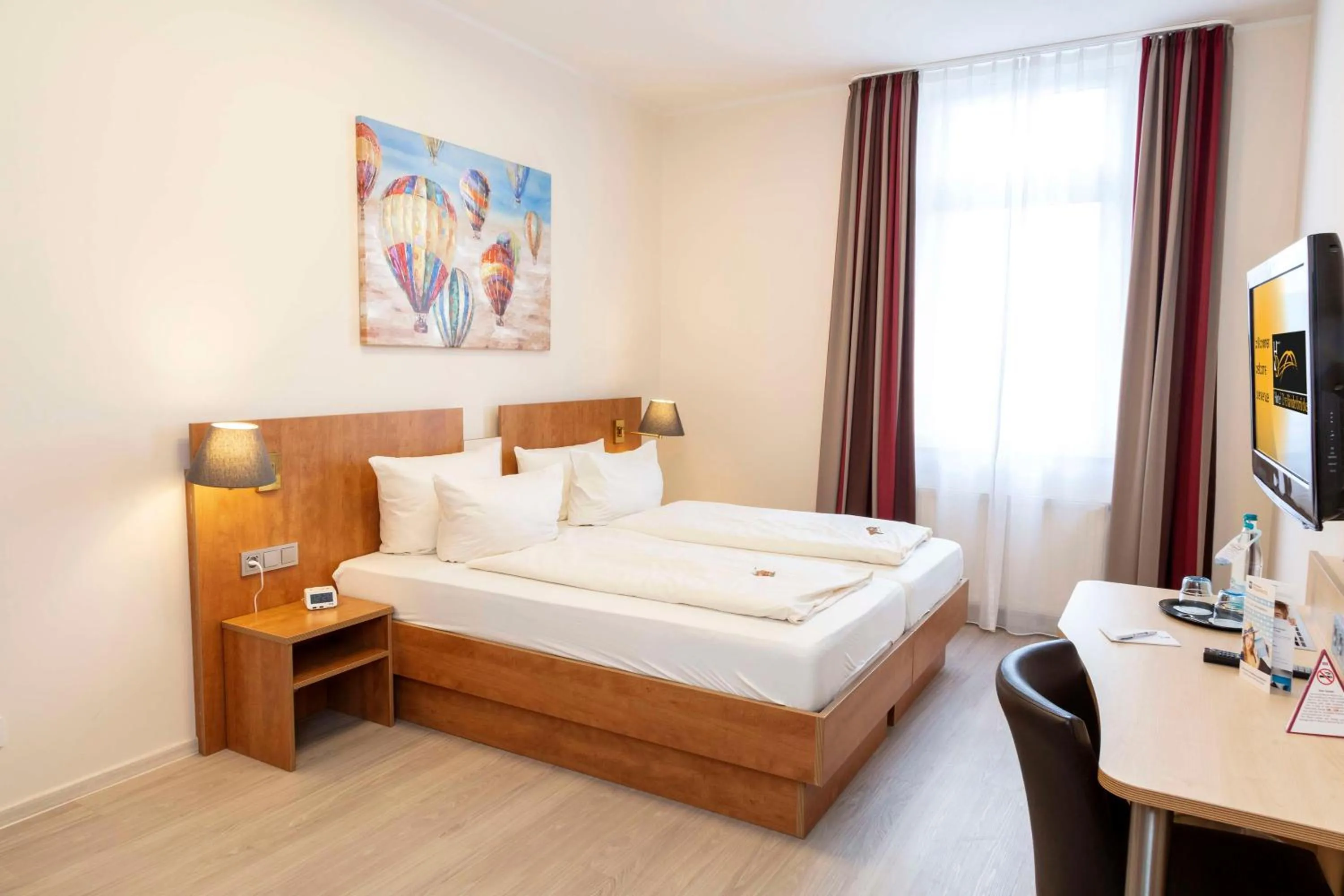 Bedroom, Bed in Best Western Hotel Dreiländerbrücke Weil am Rhein / Basel