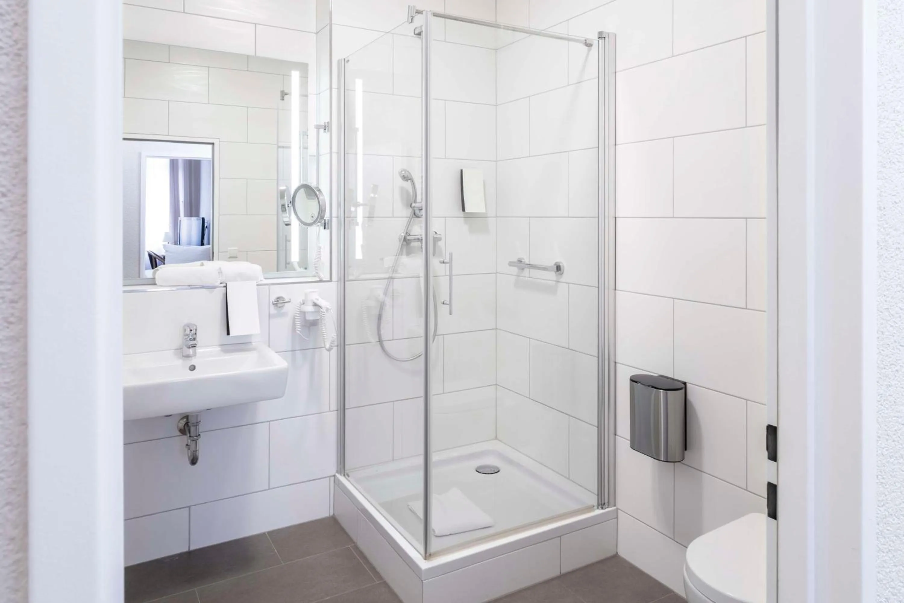 Bathroom in Best Western Hotel Dreiländerbrücke Weil am Rhein / Basel