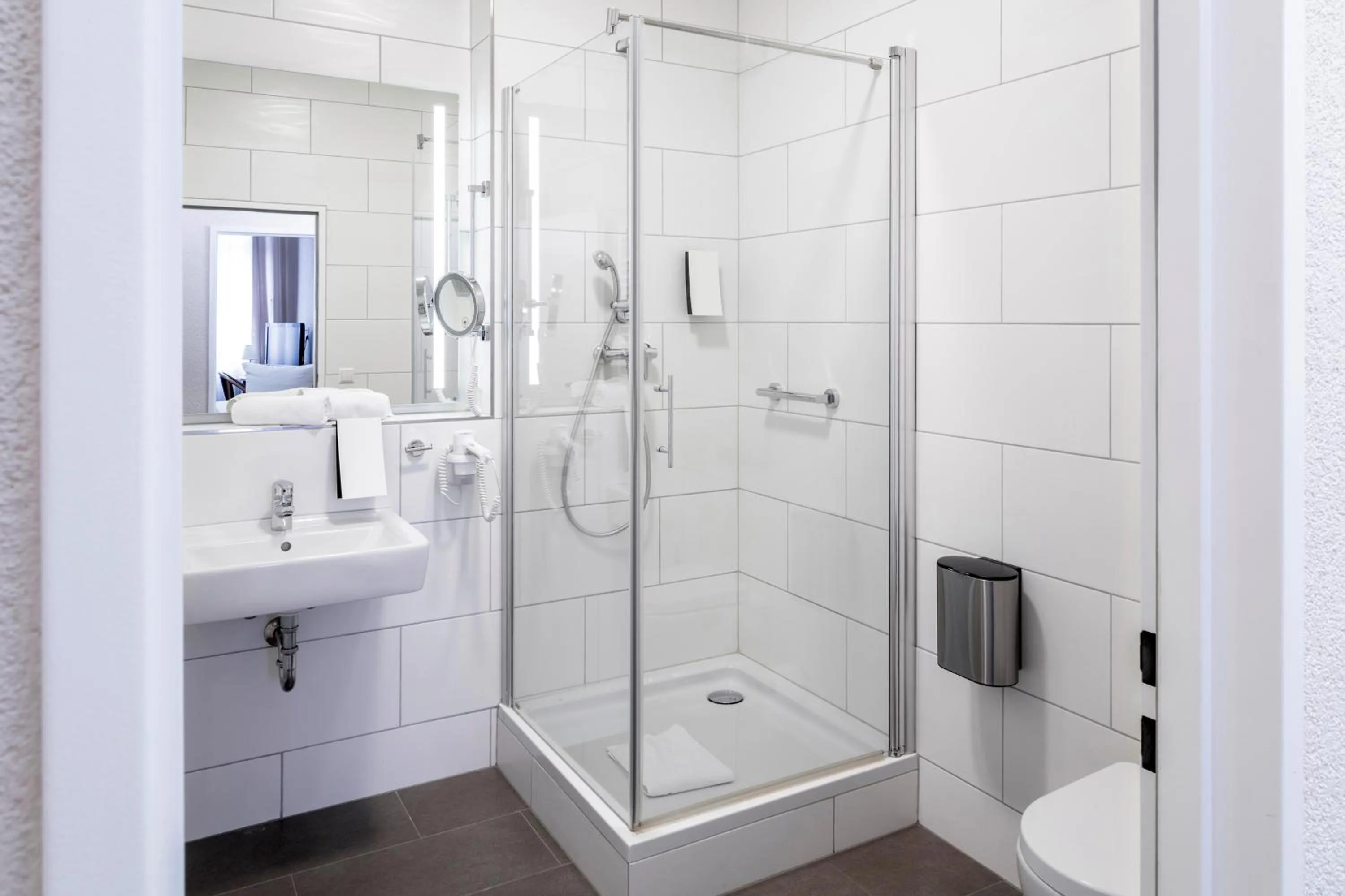 Bathroom in Best Western Hotel Dreiländerbrücke Weil am Rhein / Basel