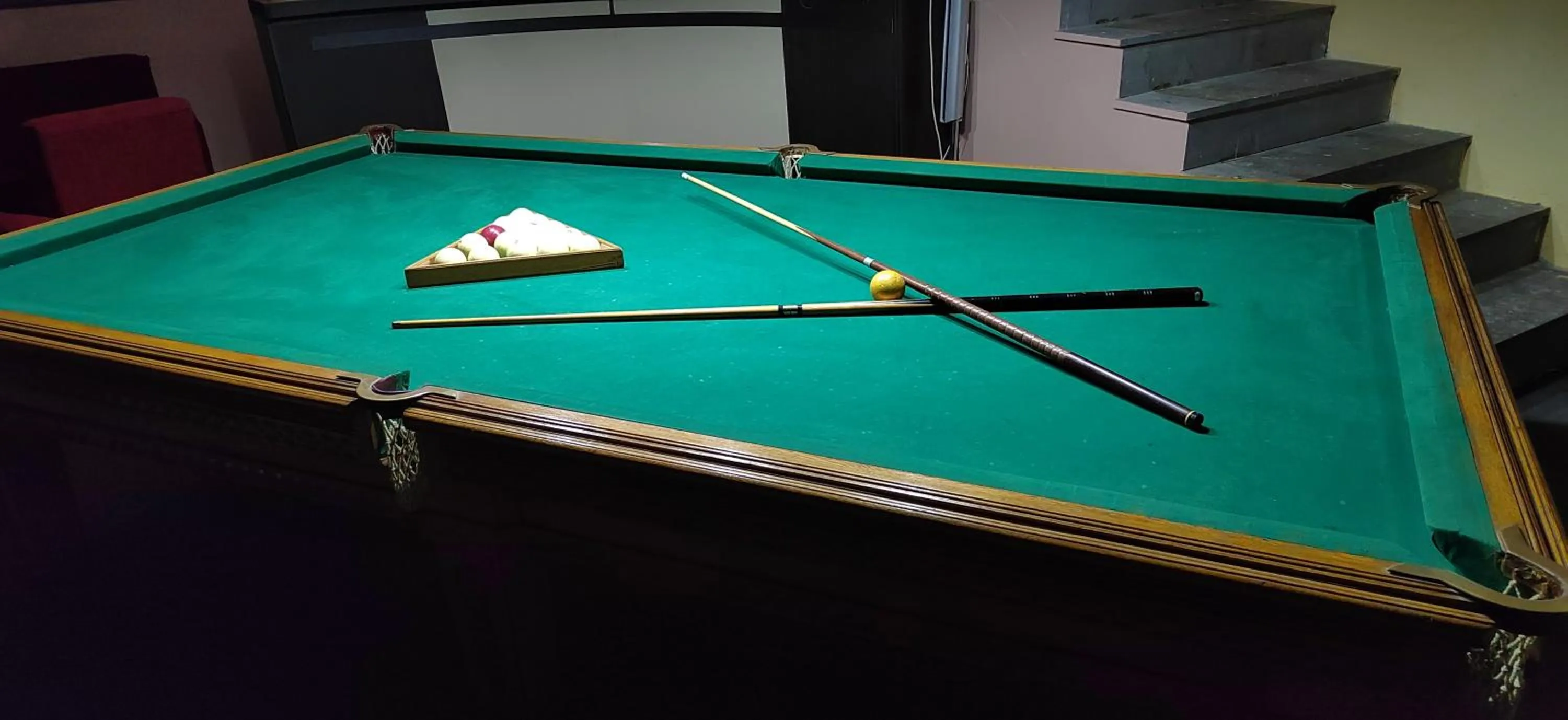 Billiard in Areg Hotel