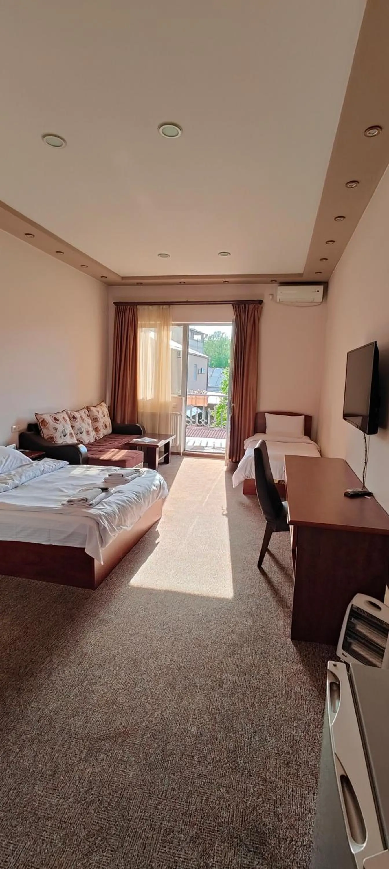 Photo of the whole room, Bed in Areg Hotel