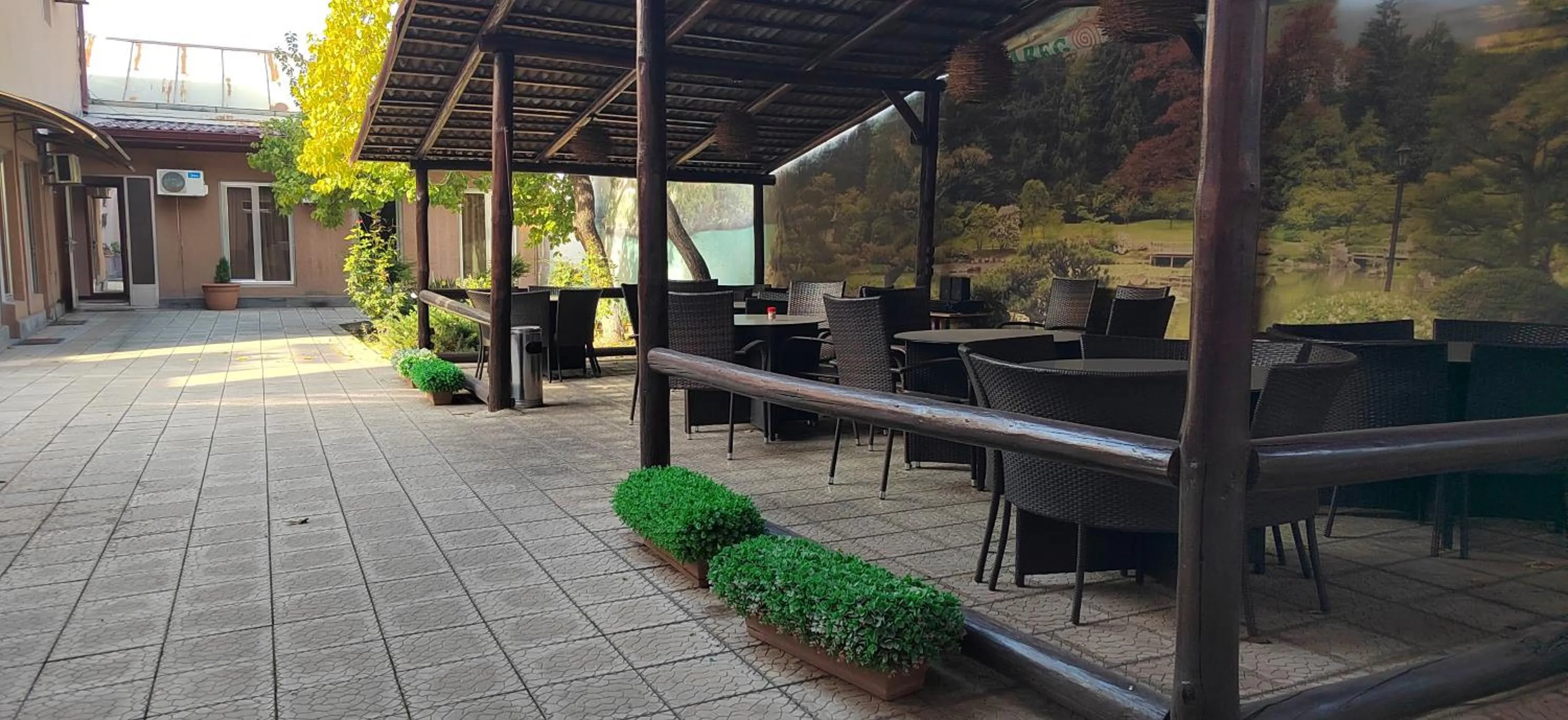 Area and facilities in Areg Hotel