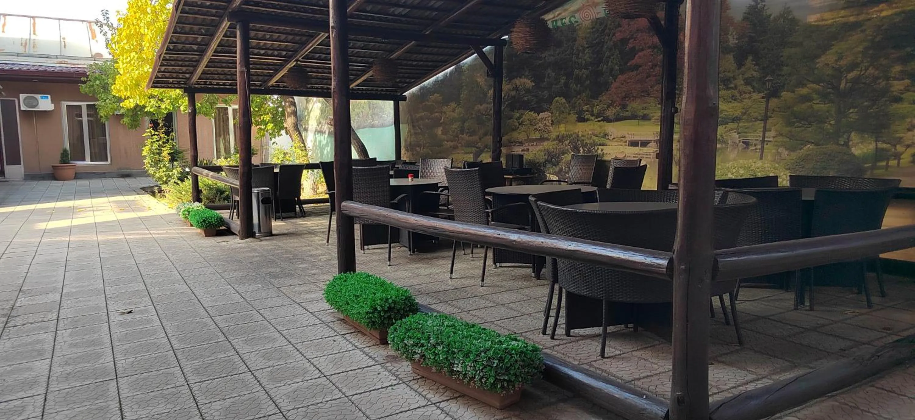 Area and facilities in Areg Hotel