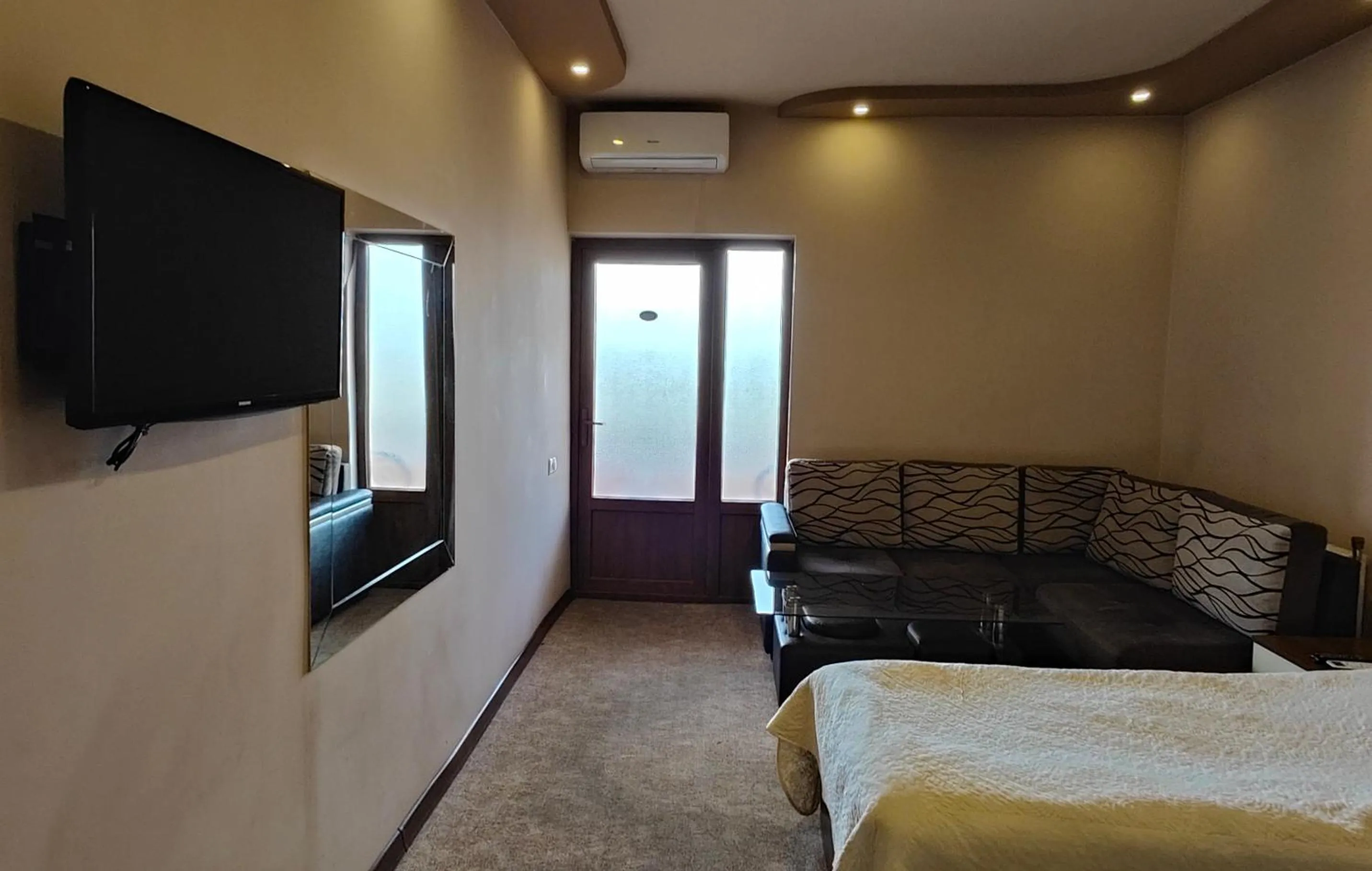 TV and multimedia, Bed in Areg Hotel