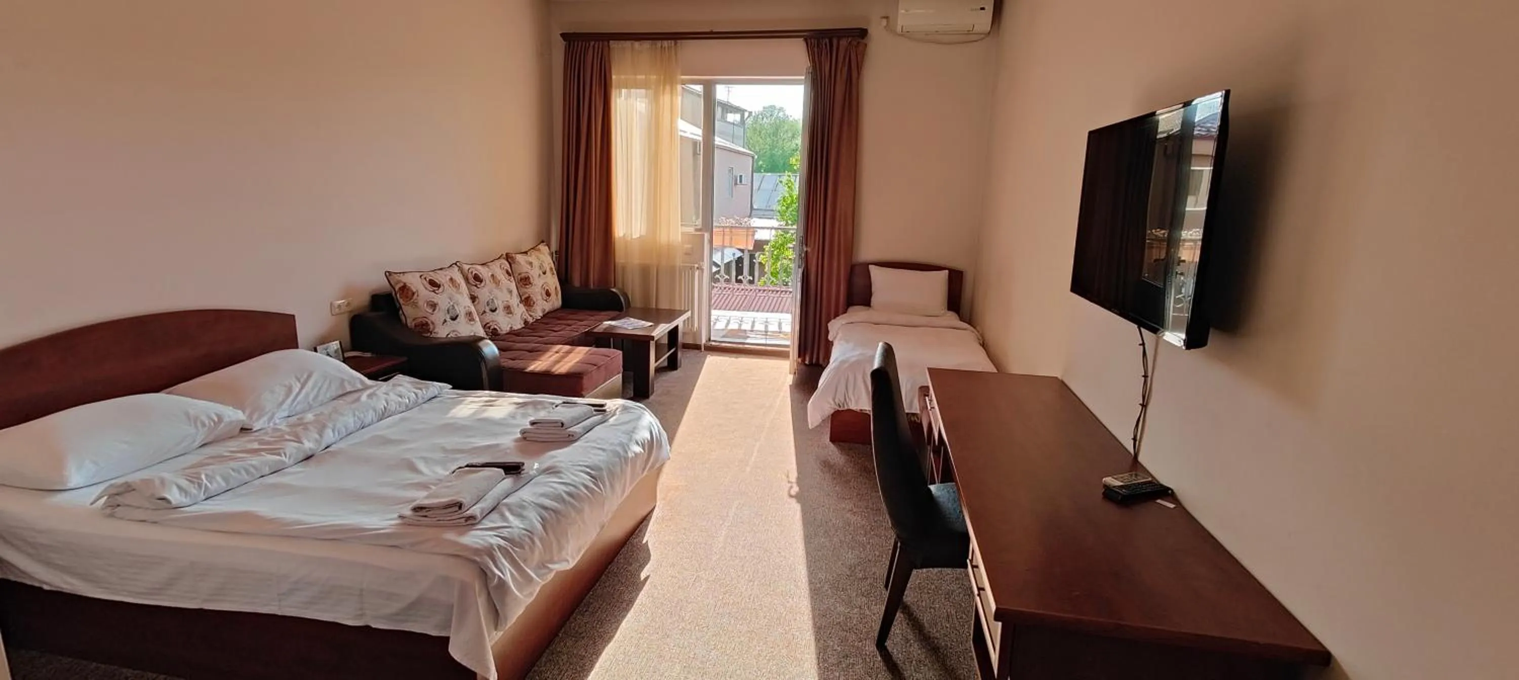 Photo of the whole room, Bed in Areg Hotel