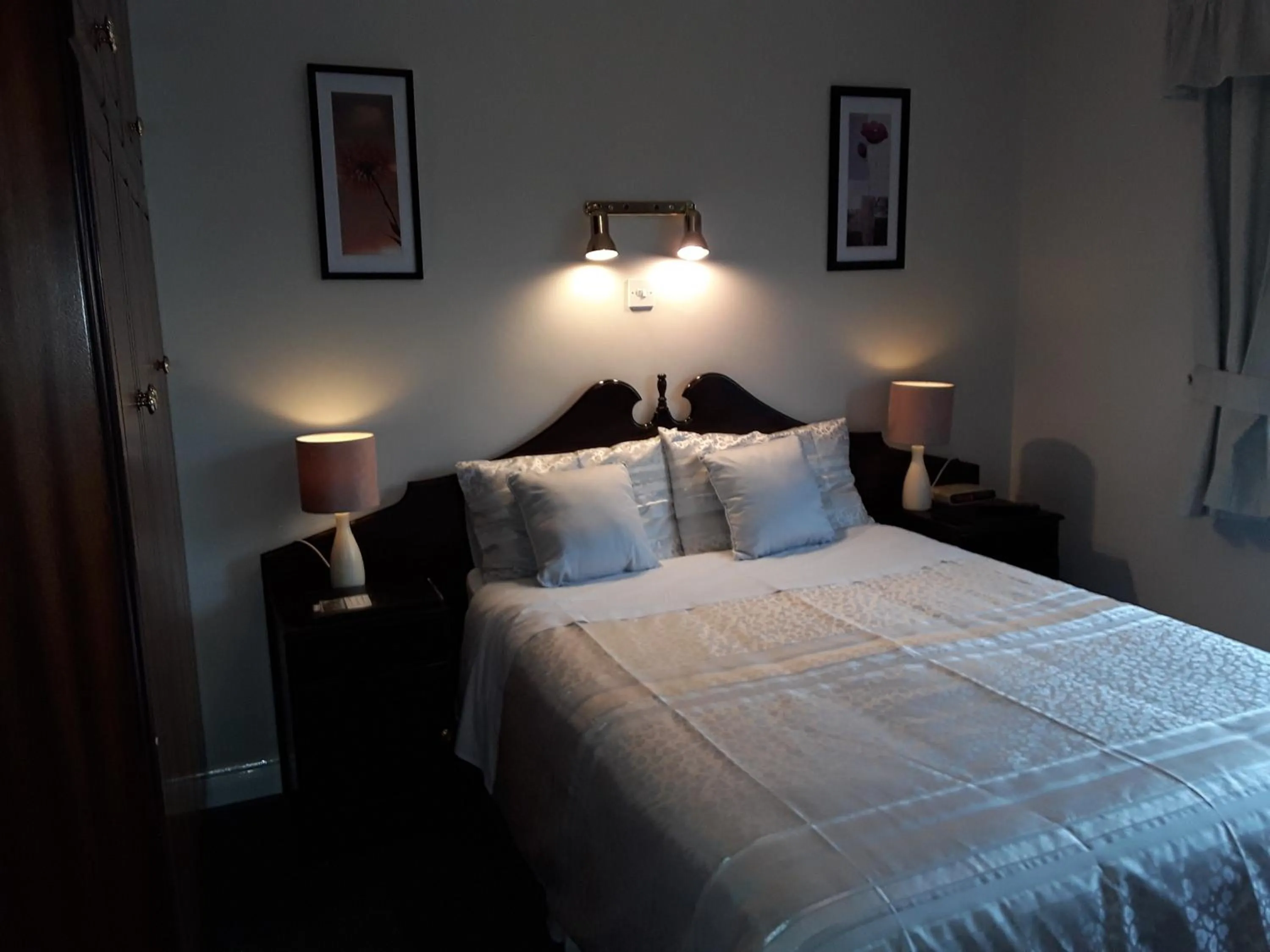 Bed in Riverview House