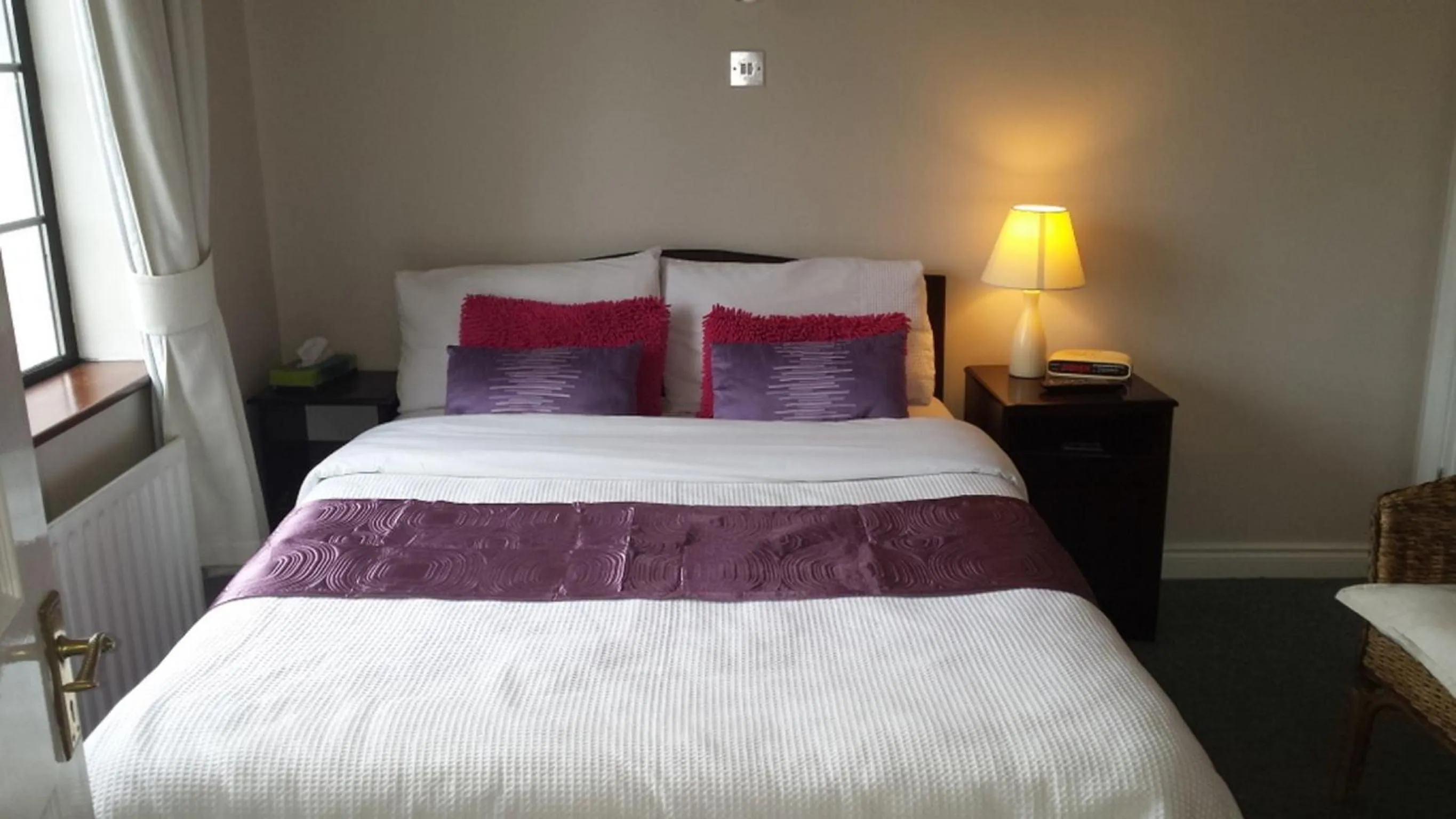 Bedroom, Bed in Riverview House