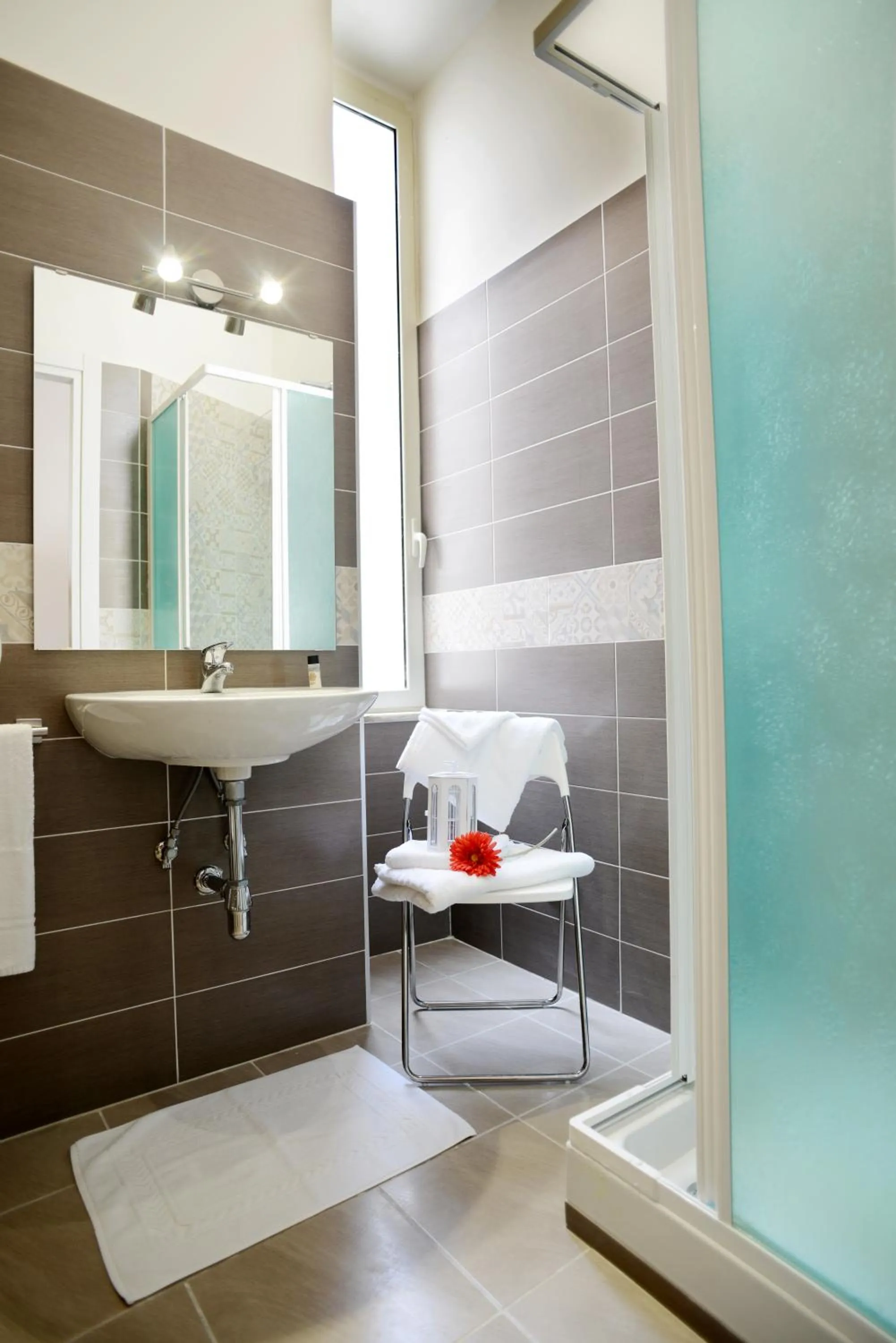 Bathroom in Vic Street B&B