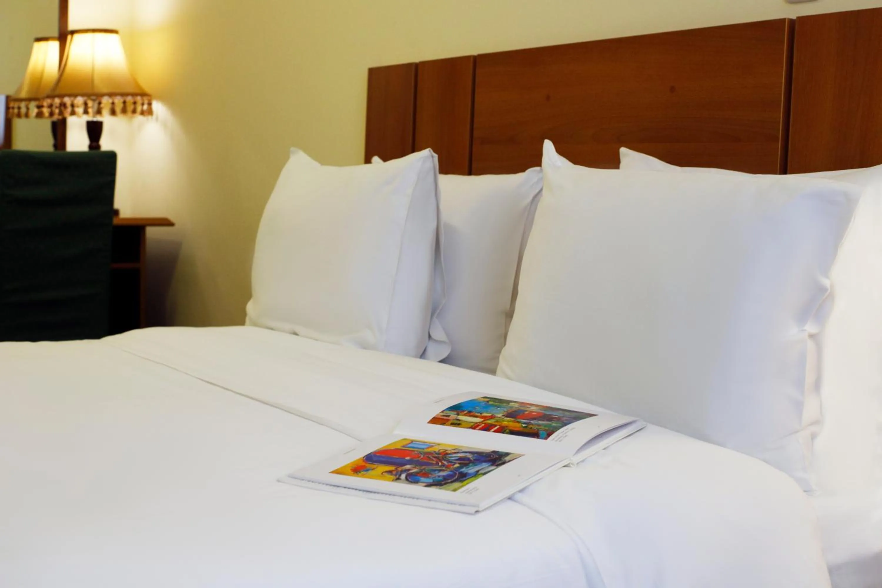 Bed in Ani Plaza Hotel