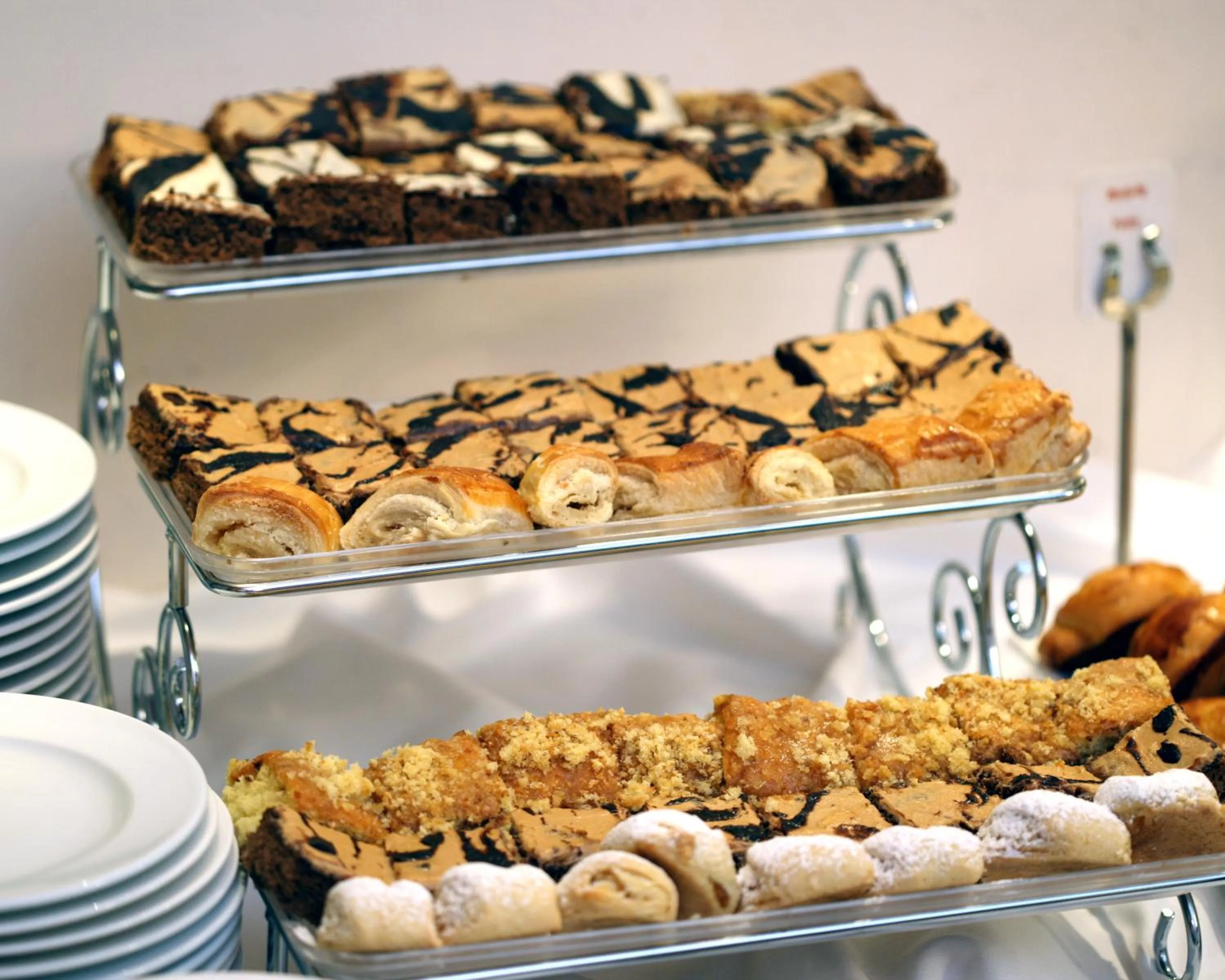 Buffet breakfast in Ani Plaza Hotel