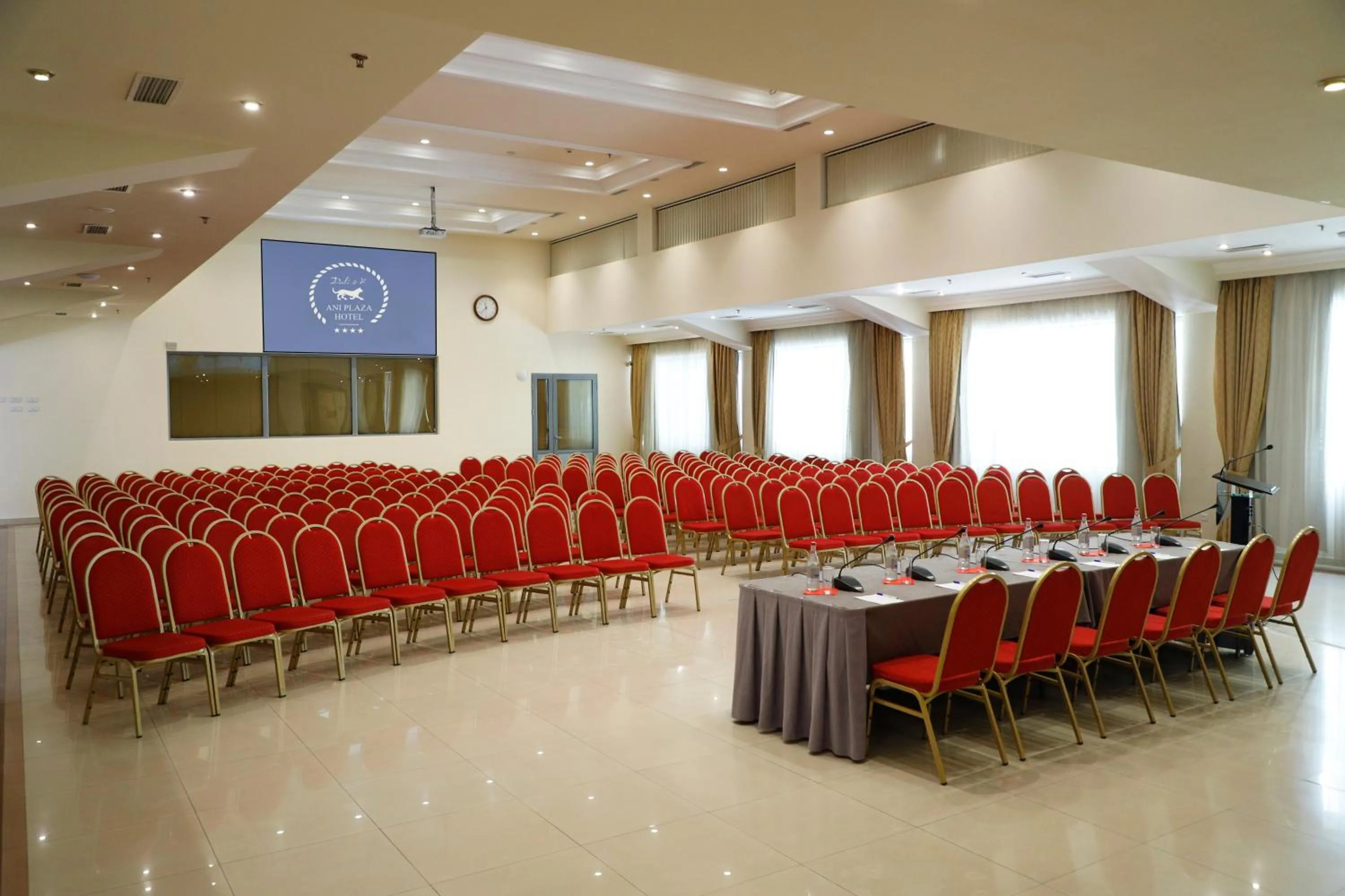 Meeting/conference room in Ani Plaza Hotel