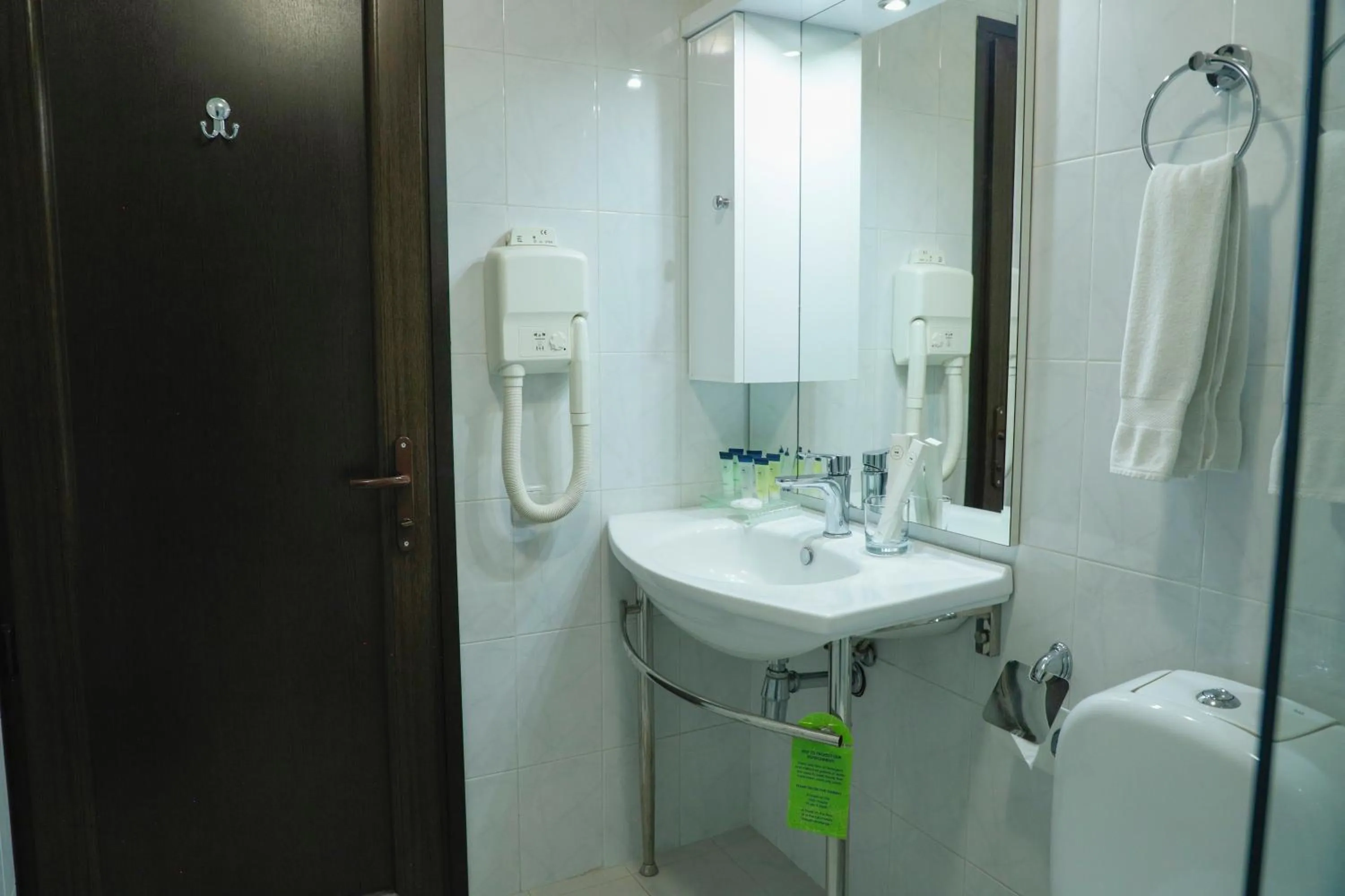 Bathroom in Ani Plaza Hotel