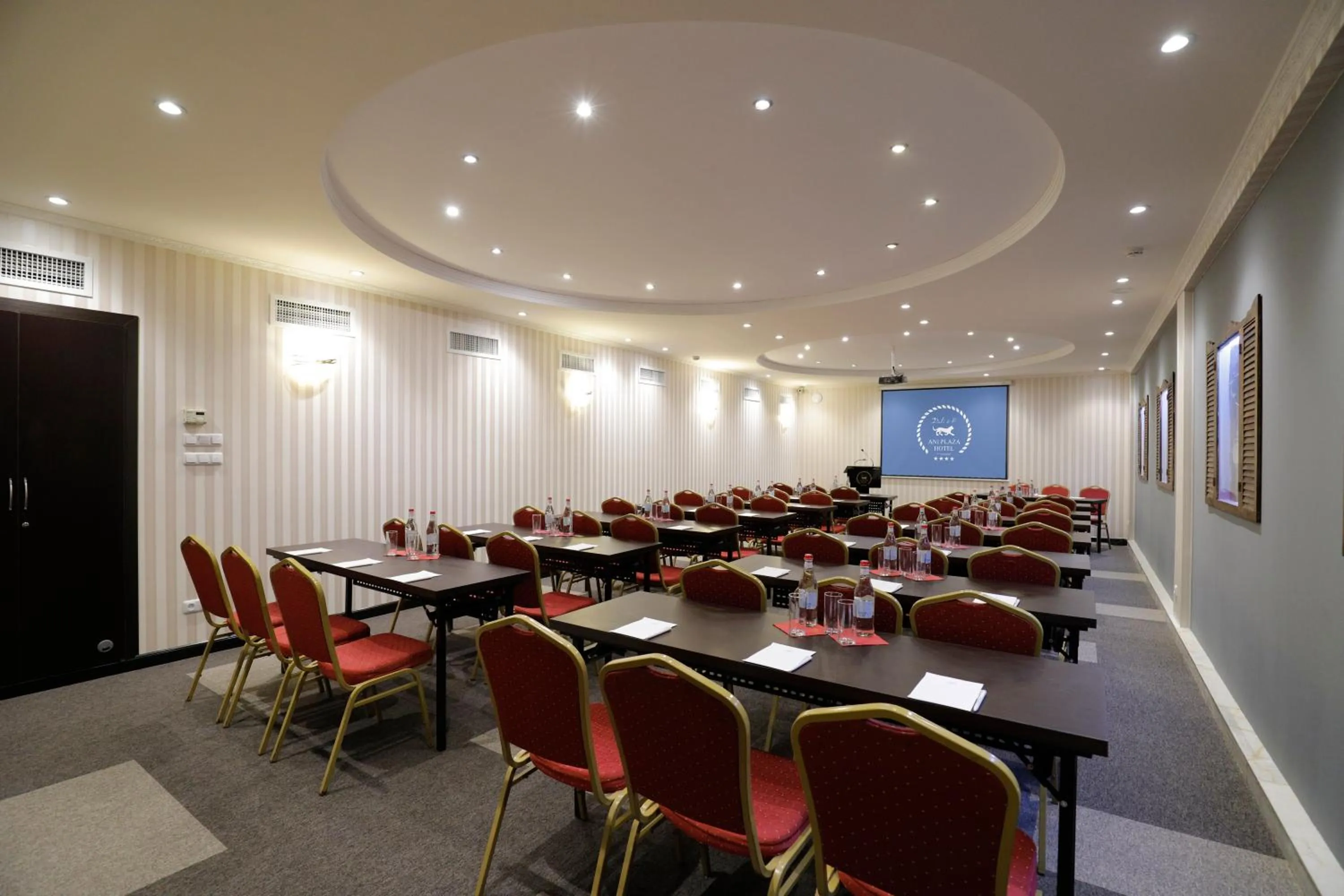Meeting/conference room in Ani Plaza Hotel