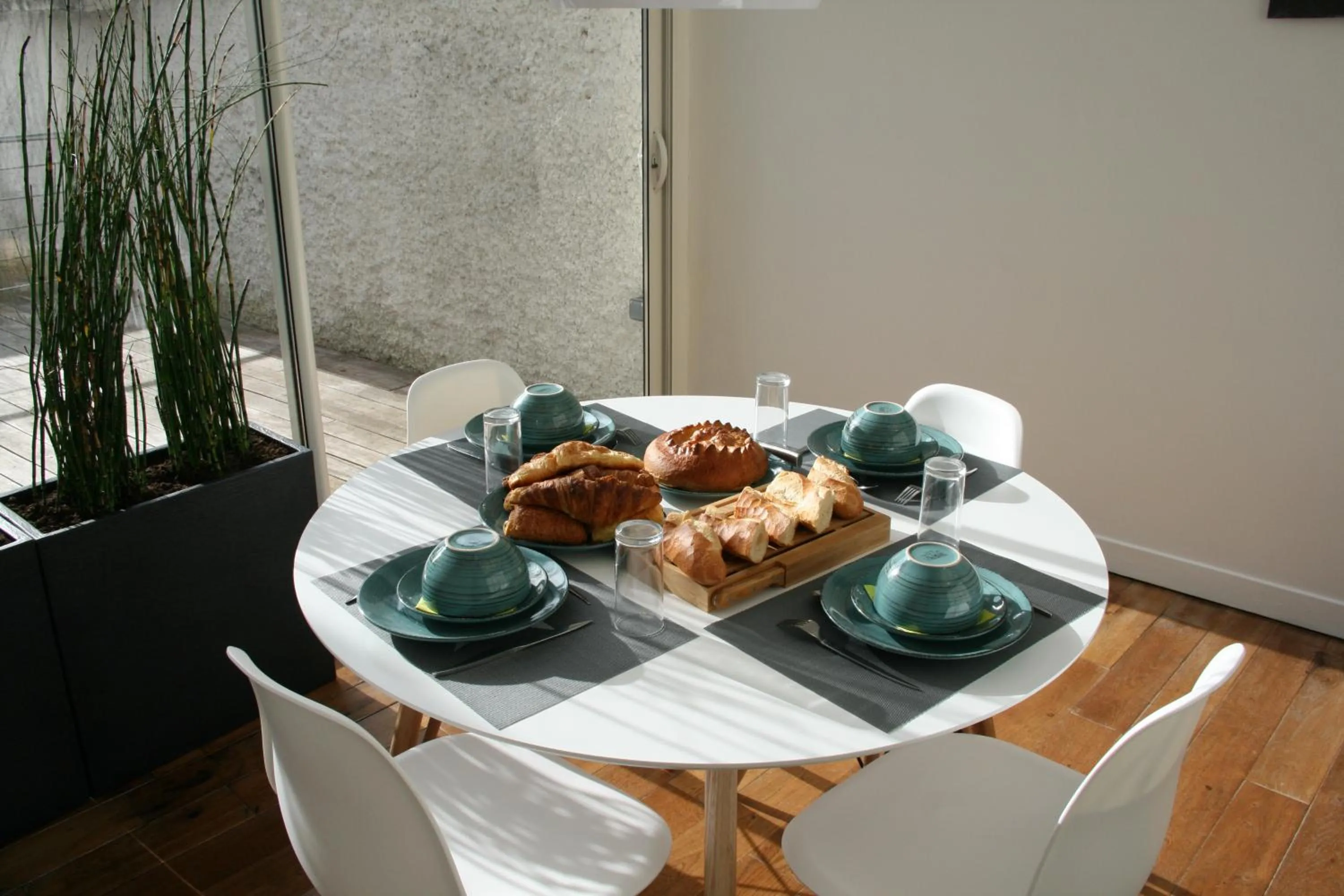 Breakfast in L'Iliade - Chambres d'hôtes - B&B à Bouzy