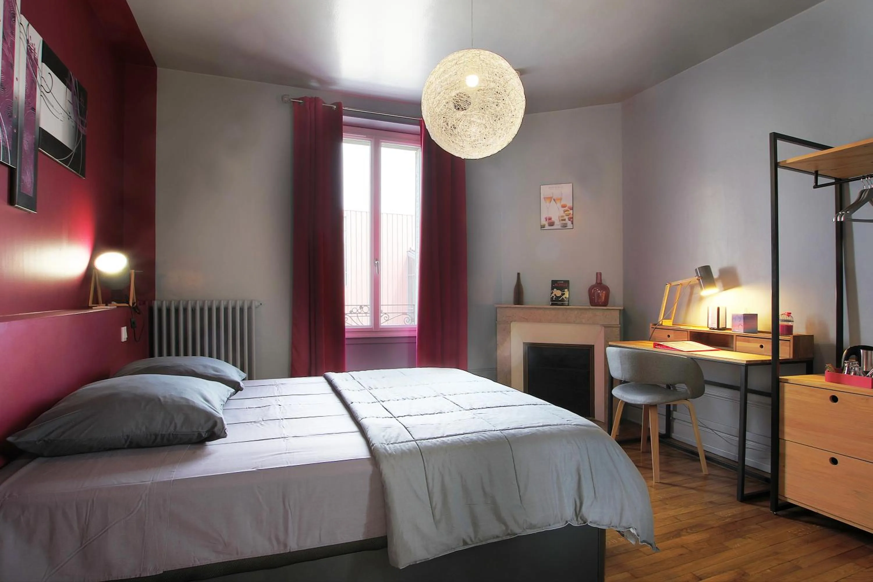 Bedroom in L'Iliade - Chambres d'hôtes - B&B à Bouzy