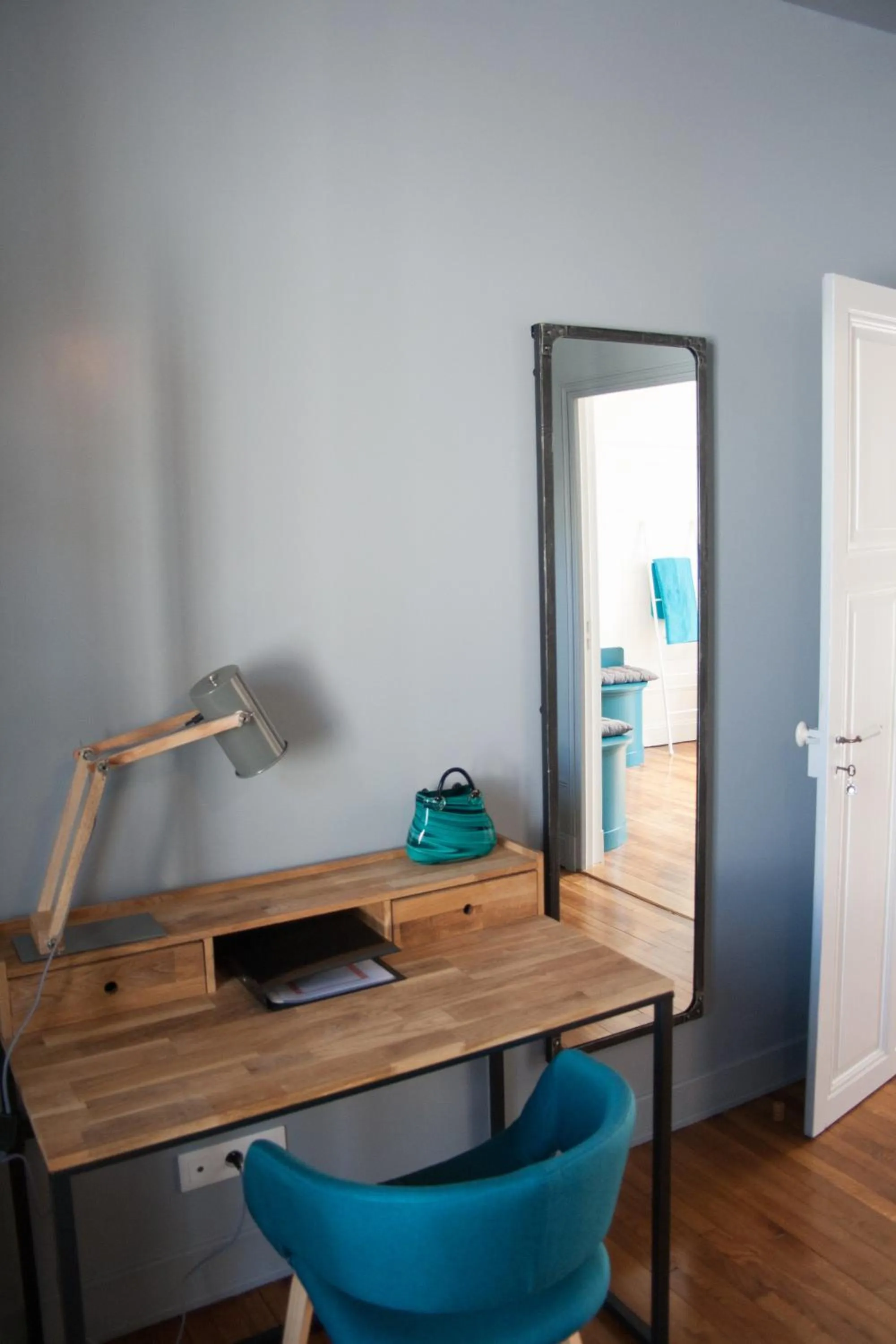 hair dresser in L'Iliade - Chambres d'hôtes - B&B à Bouzy